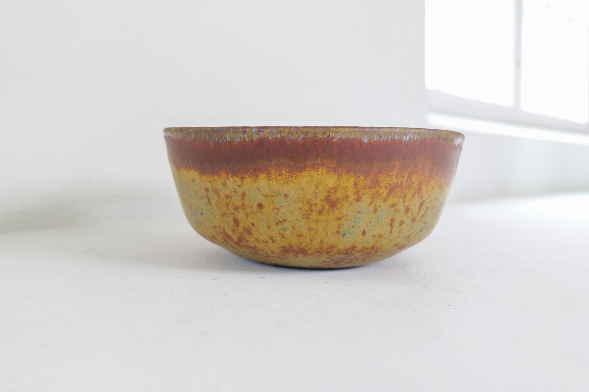 Ciotola di ceramica grande unica del Medioevo Carl-Harry Stålhane Rörstrand Svezia 4