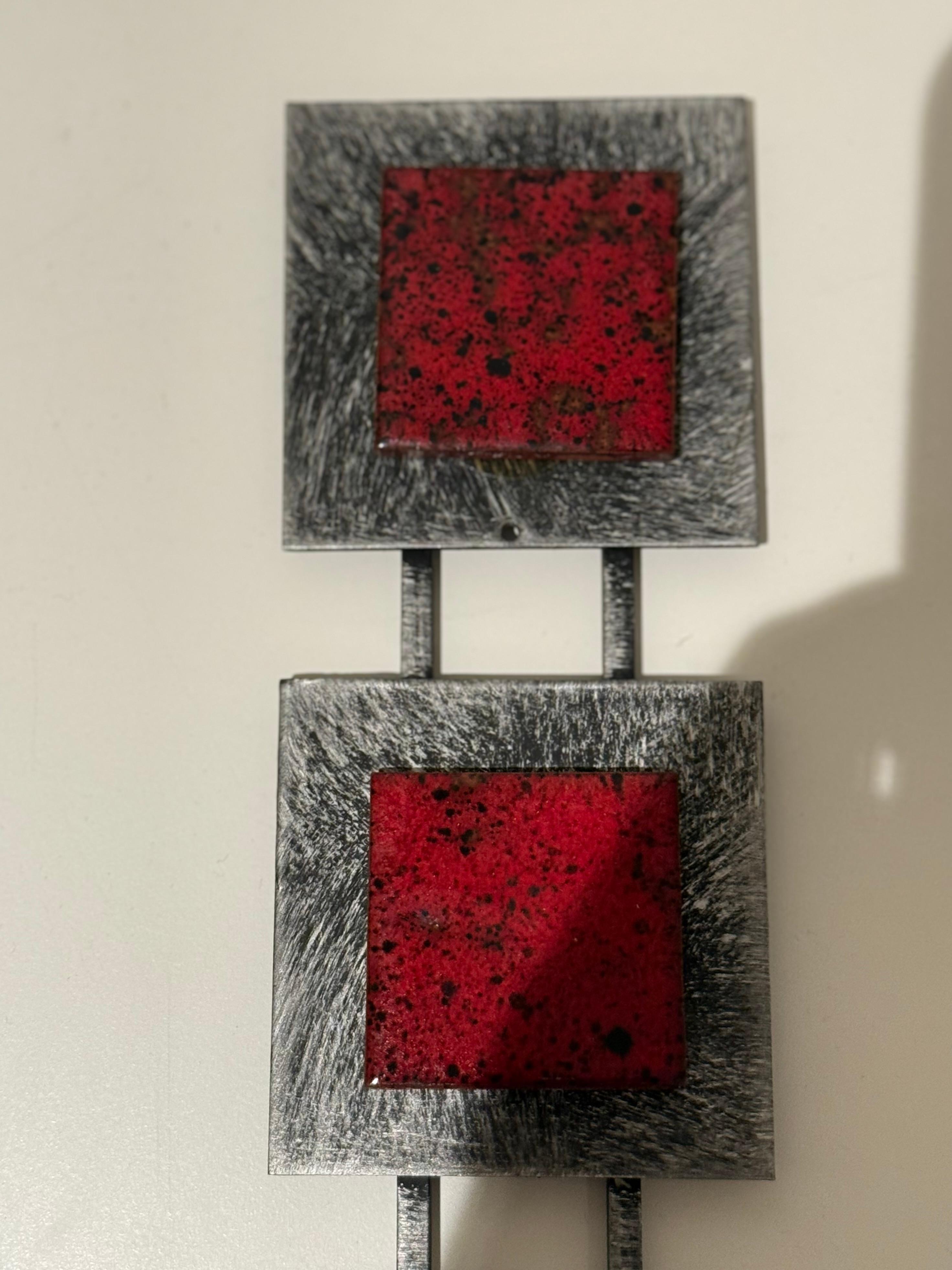 Portacandele da parete moderno di metà secolo con piastrelle in ceramica smaltata rossa, anni '60 in vendita 5