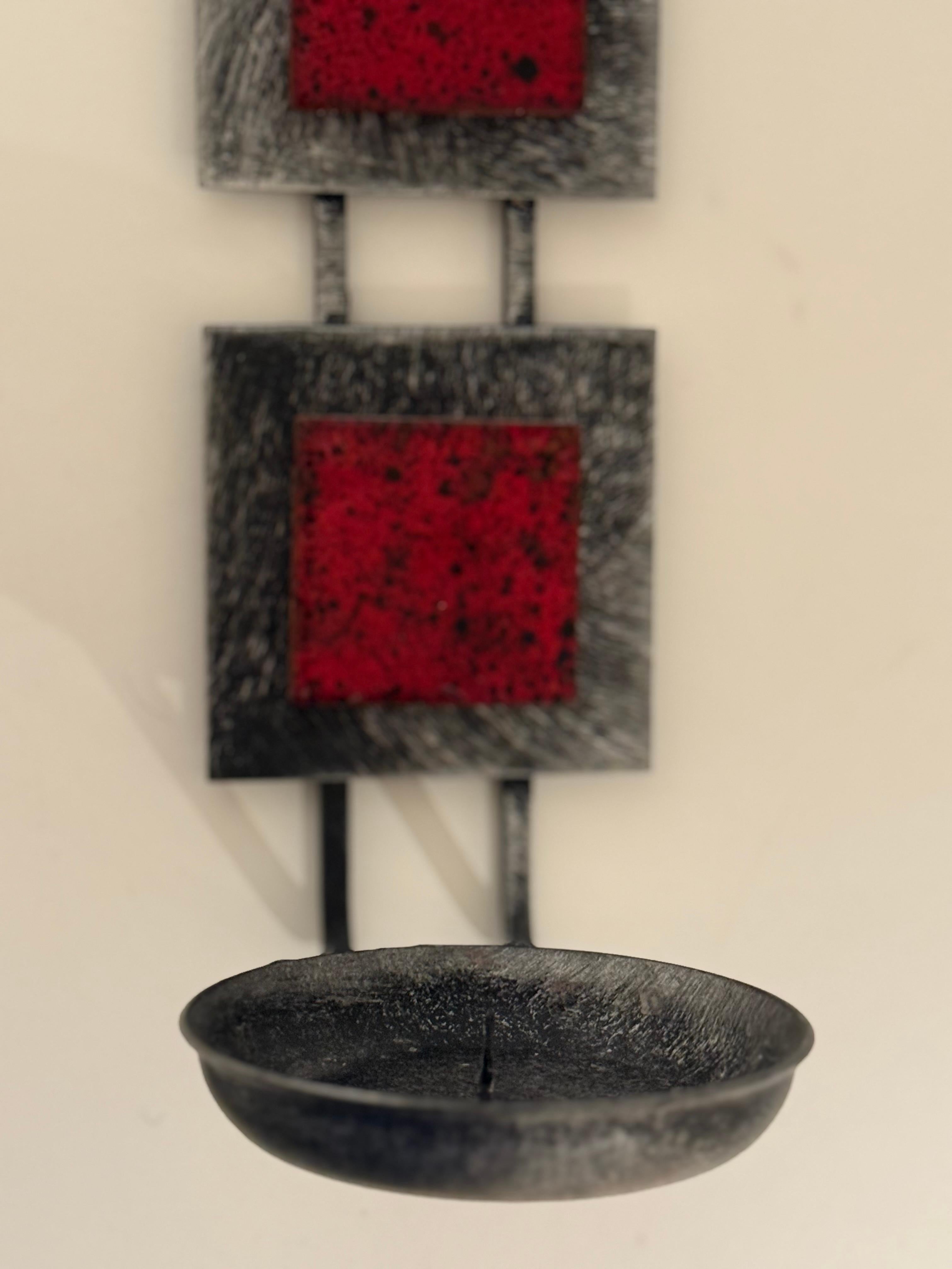 Portacandele da parete moderno di metà secolo con piastrelle in ceramica smaltata rossa, anni '60 in vendita 3