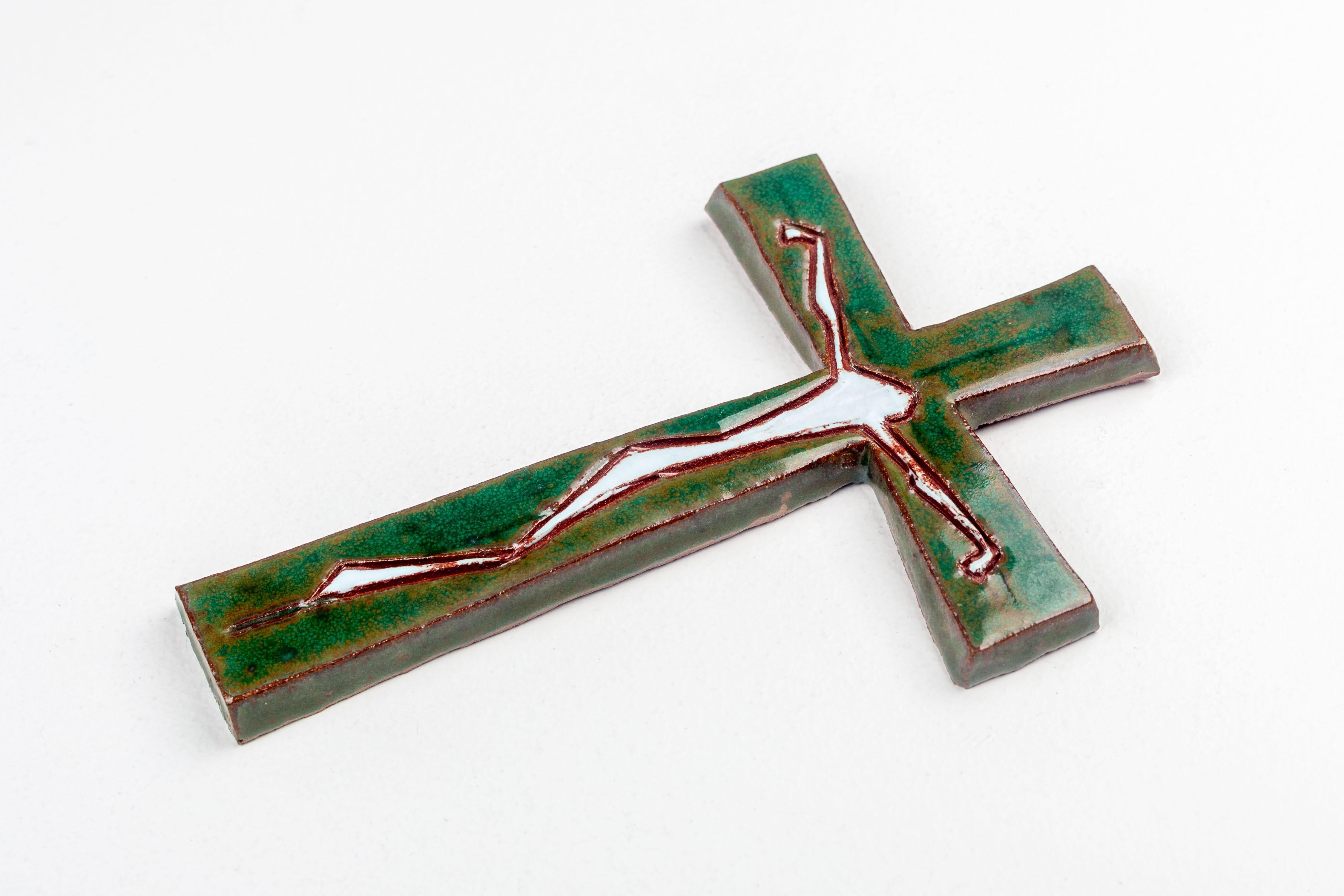 Midcentury Modern Wall Cross - Greens & White, Handmade Studio Pottery In Good Condition For Sale In Chicago, IL