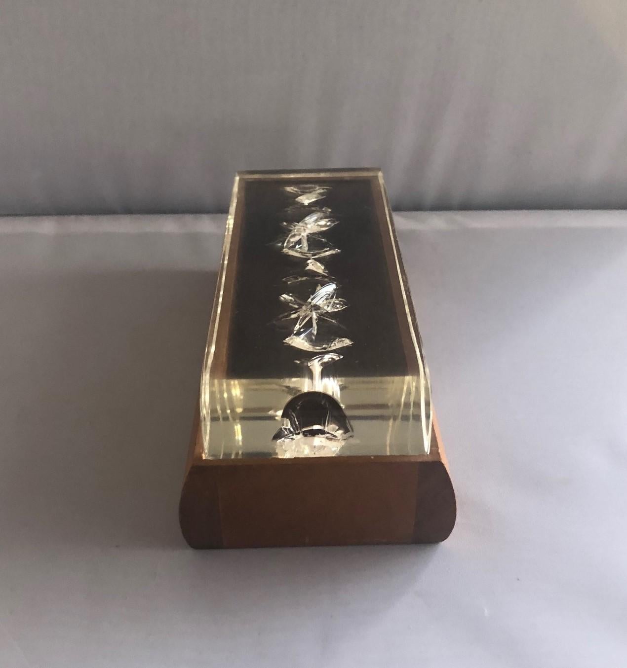 Mid-Century Modern Walnut and Lucite Trinket Box For Sale 1