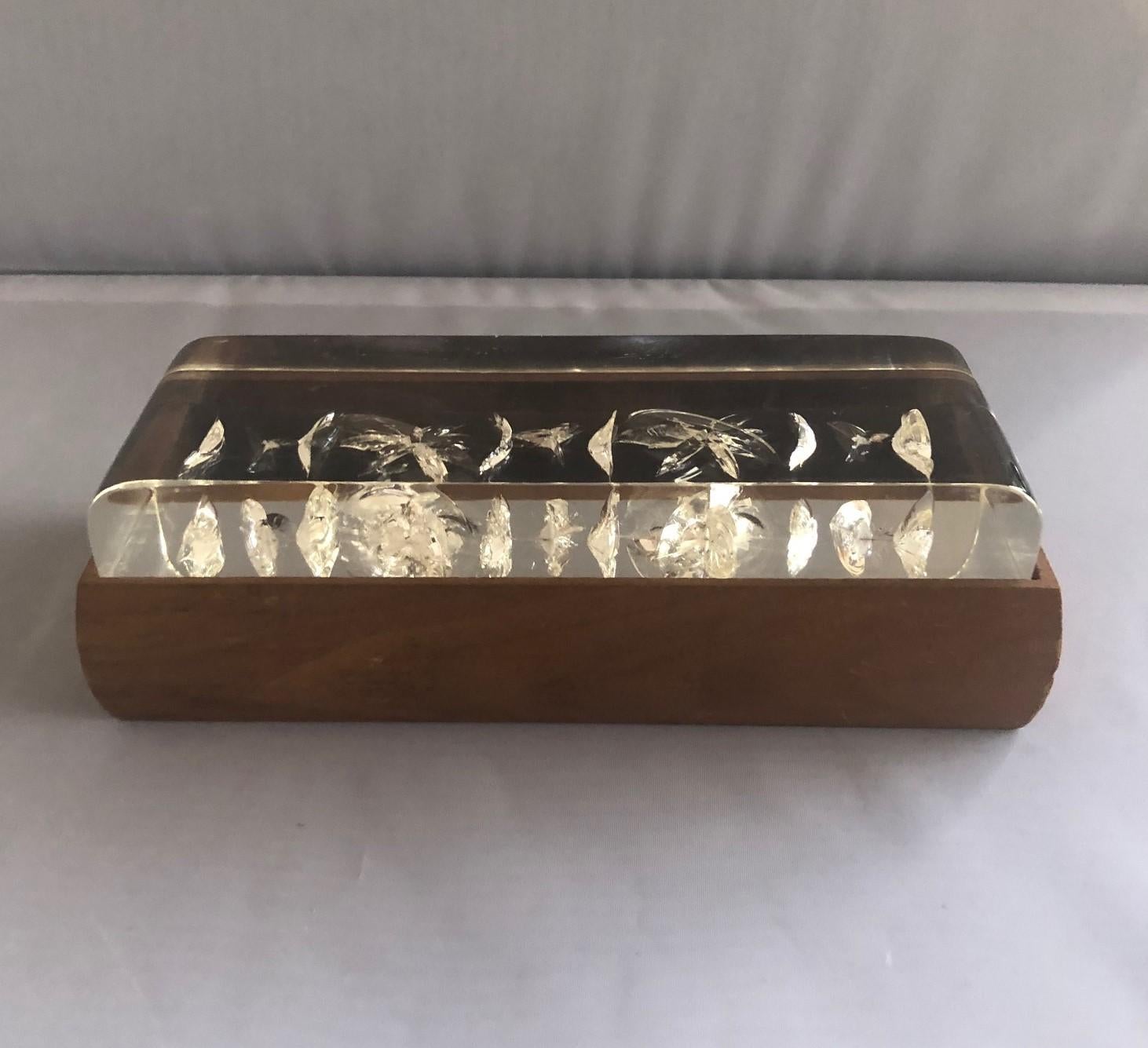 Mid-Century Modern Walnut and Lucite Trinket Box For Sale 2