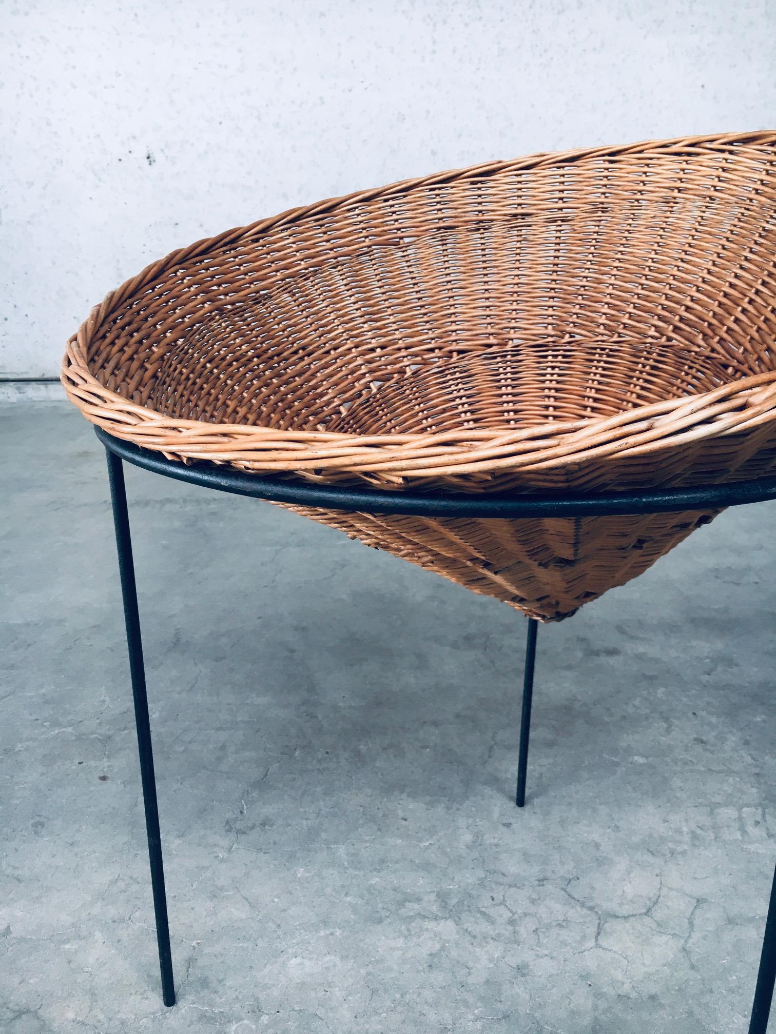 Midcentury Modern Wicker Tripod Baskets, 1960's Netherlands 9
