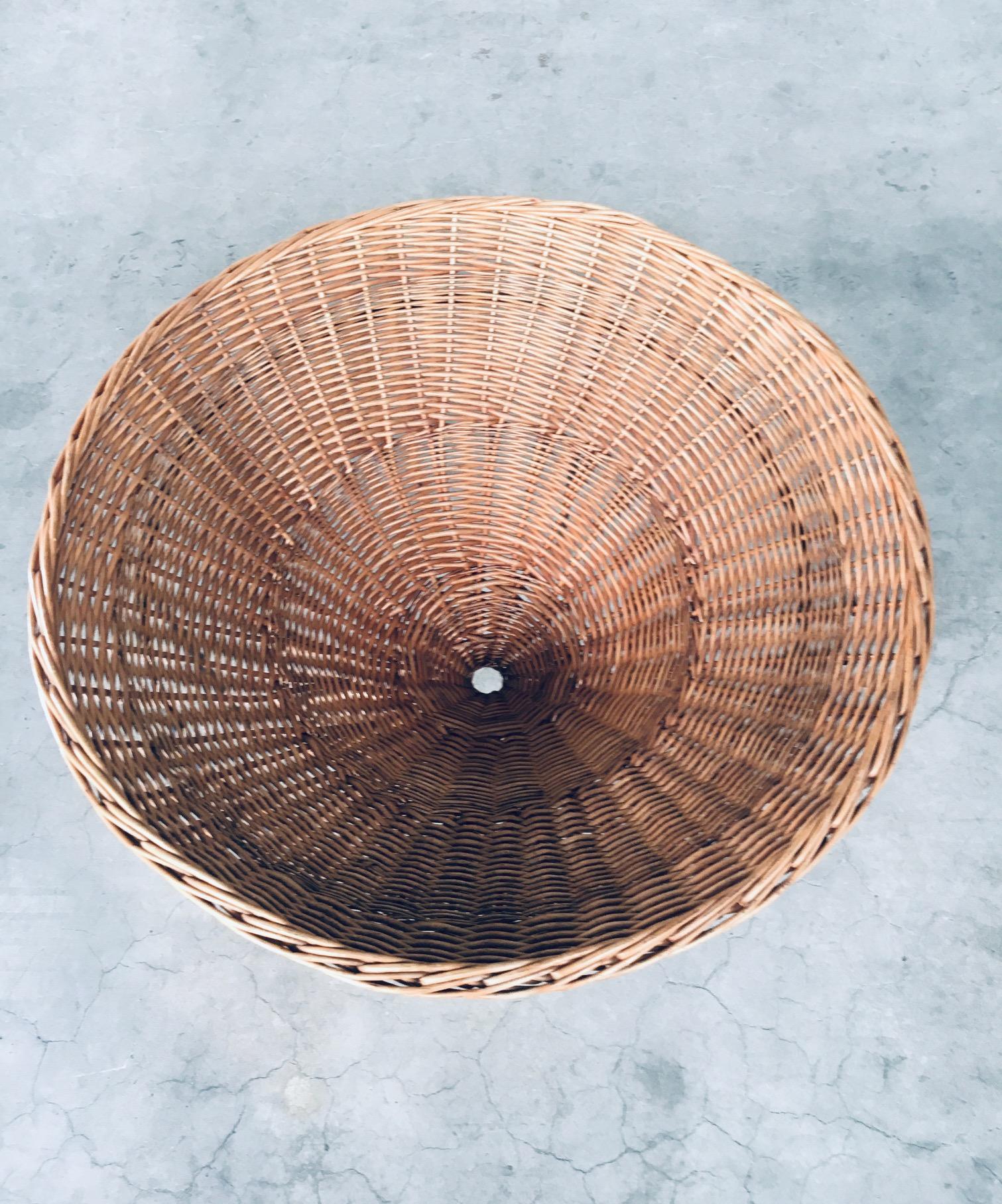 Midcentury Modern Wicker Tripod Baskets, 1960's Netherlands 11
