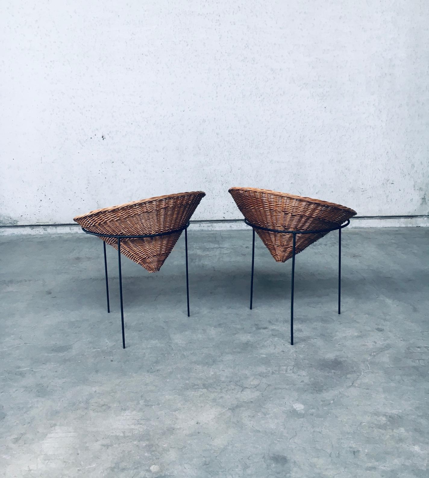 Midcentury Modern Wicker Tripod Baskets, 1960's Netherlands 1