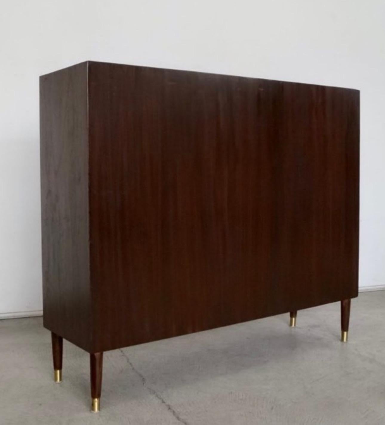 Mid-Century moderno Fioriera in legno e ottone moderna del Medioevo in vendita