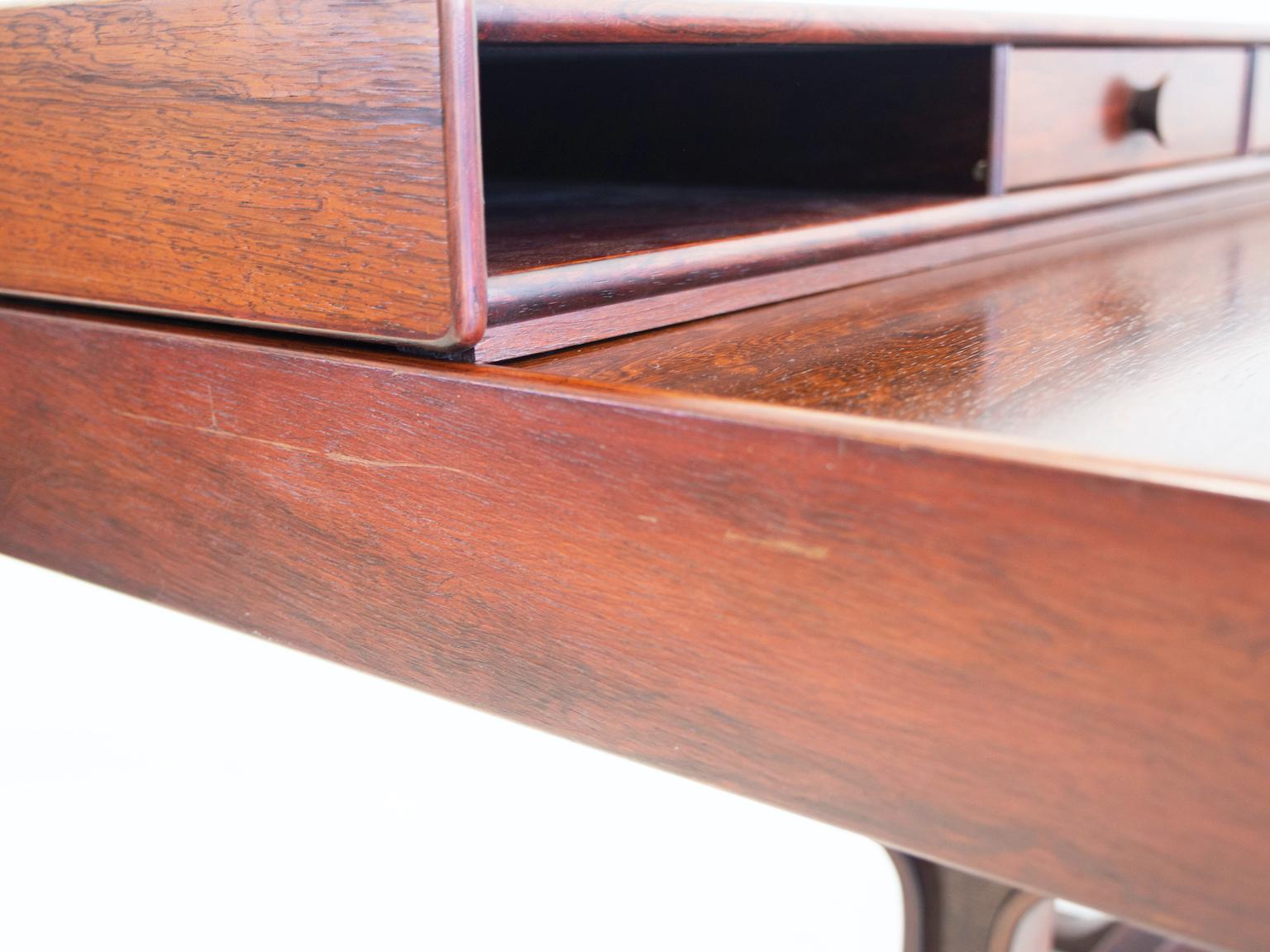 Midcentury Modern Wooden Desk by Gianfranco Frattini for Bernini For Sale 3