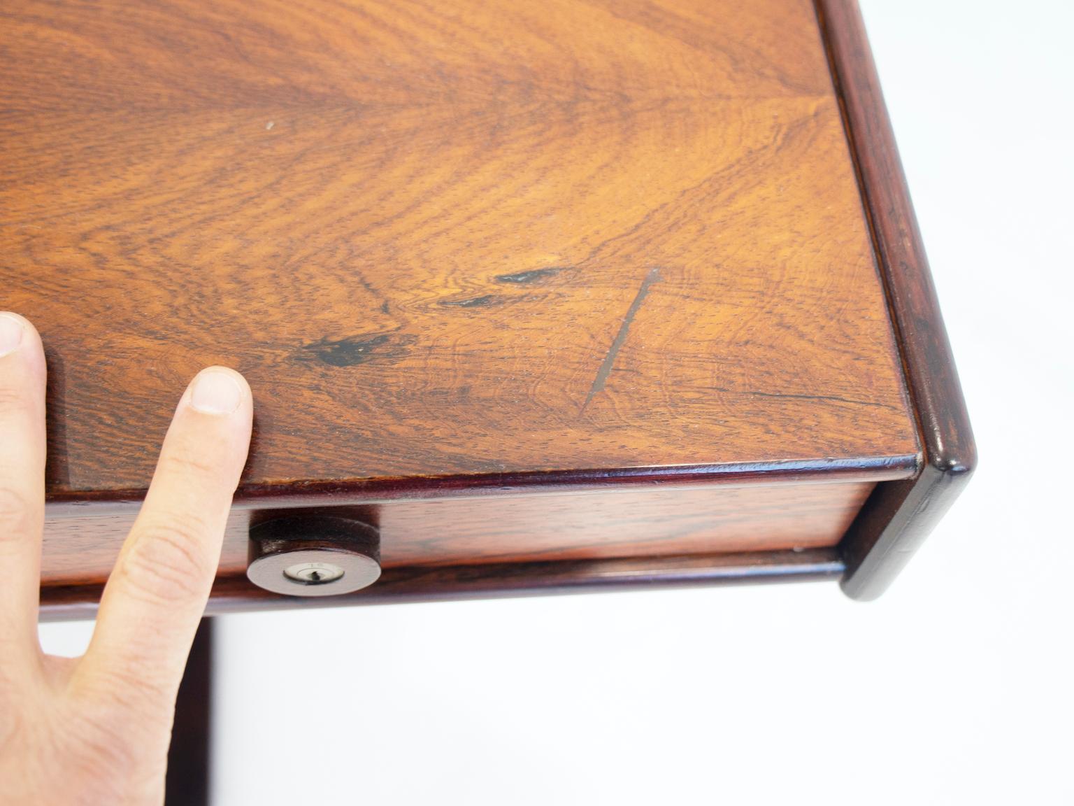 Midcentury Modern Wooden Desk by Gianfranco Frattini for Bernini For Sale 4