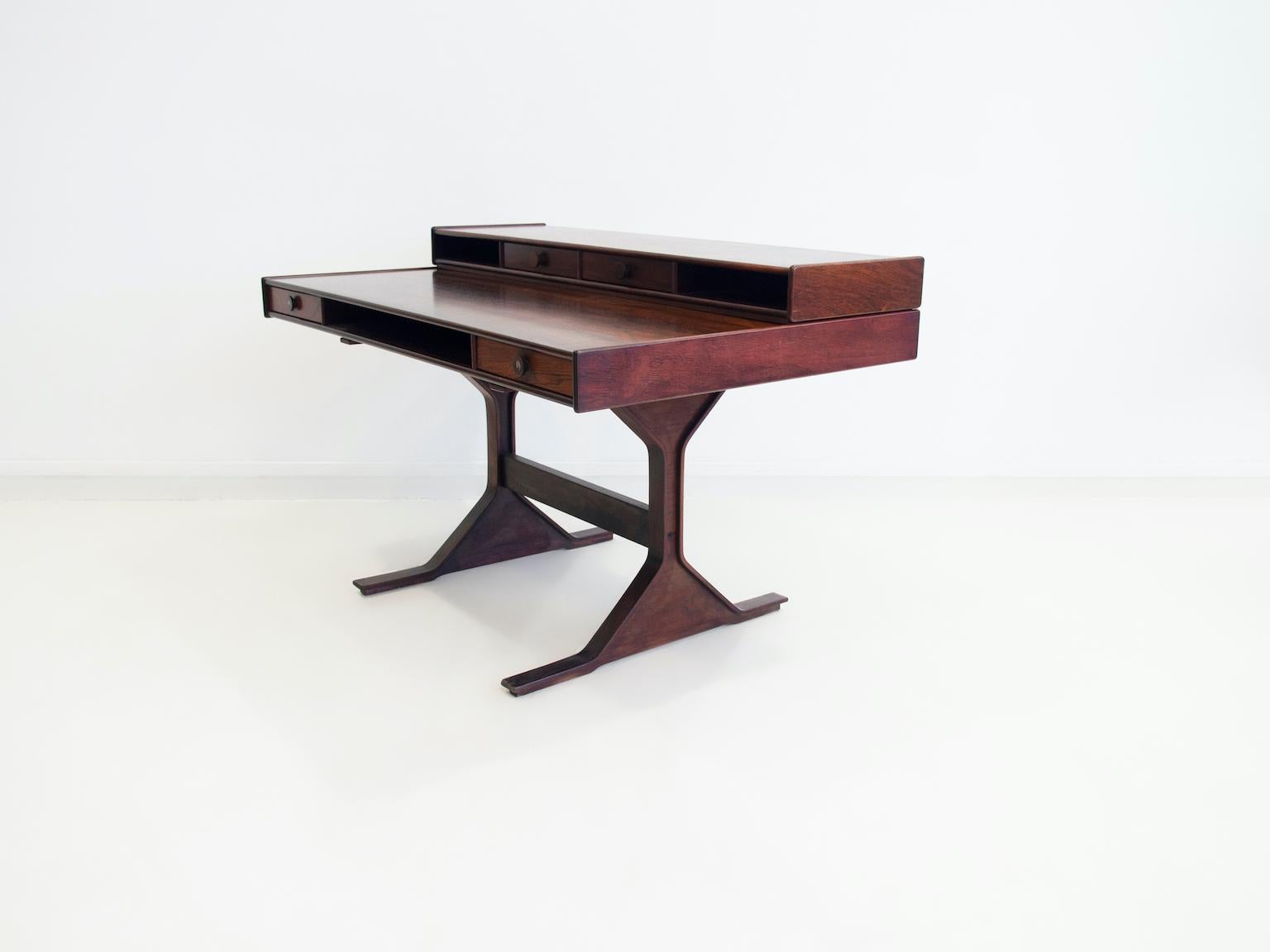 Hardwood Midcentury Modern Wooden Desk by Gianfranco Frattini for Bernini For Sale