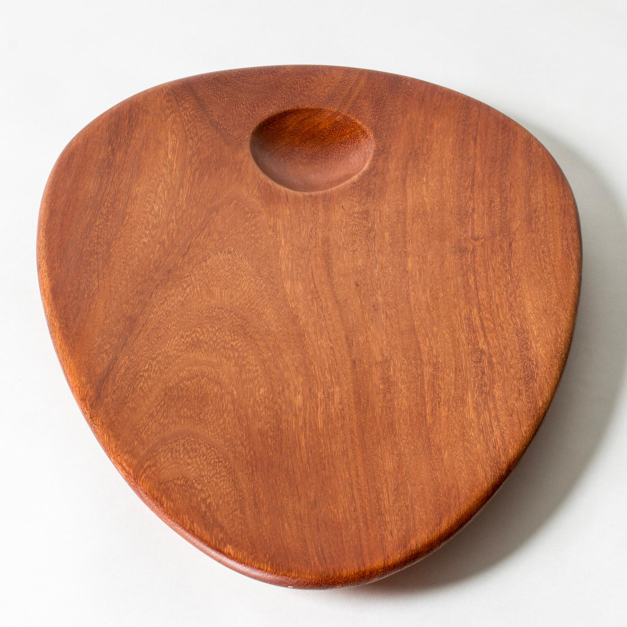 Scandinavo moderno Vassoio in legno di Sakari Pykälä, Finlandia, 1960 in vendita