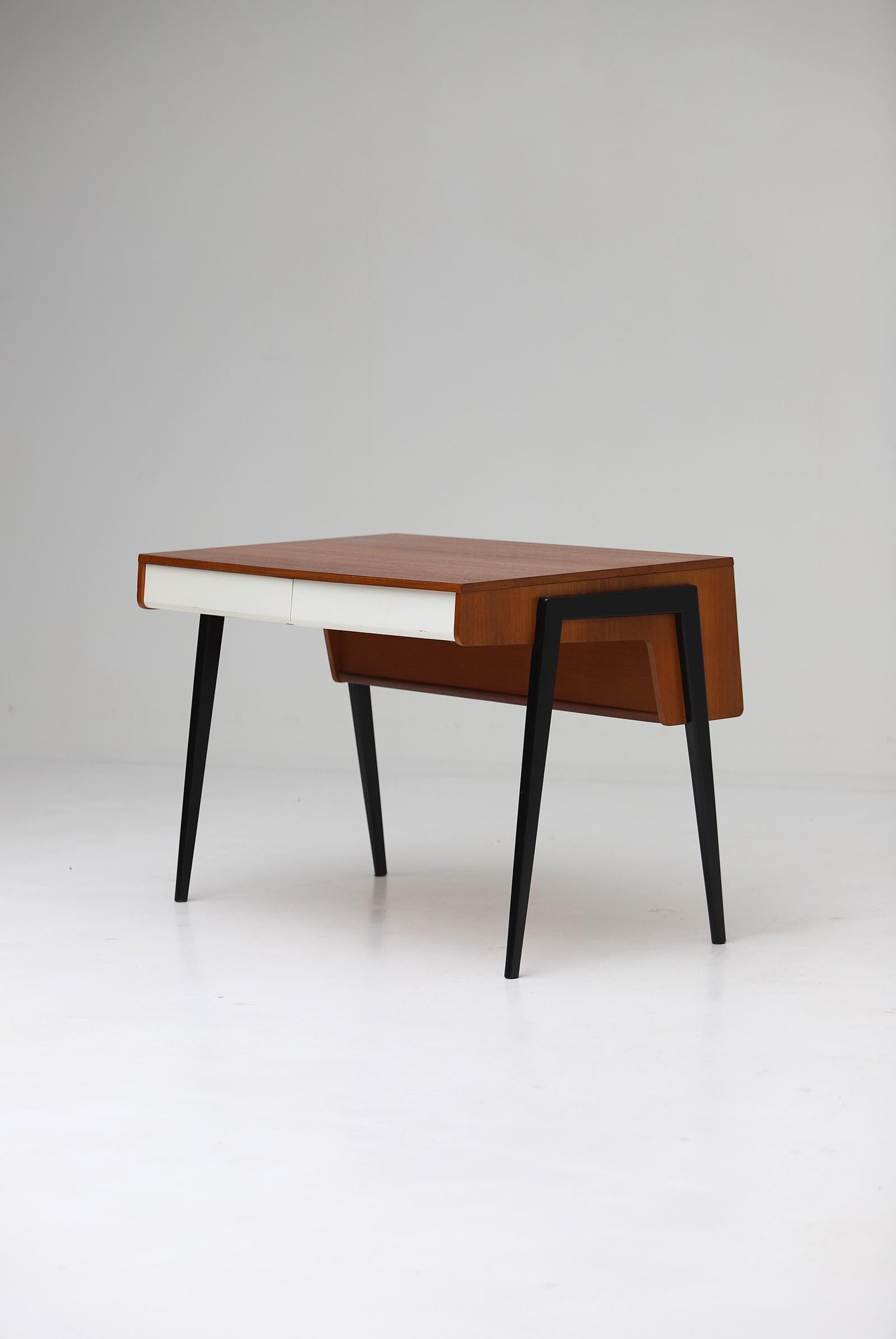 Mid-Century Modern Writing Desk Manufactured by Everest in the 1950s 1