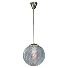 Colgante de latón y cristal estampado de mediados de siglo-moderno, Praga Años 60