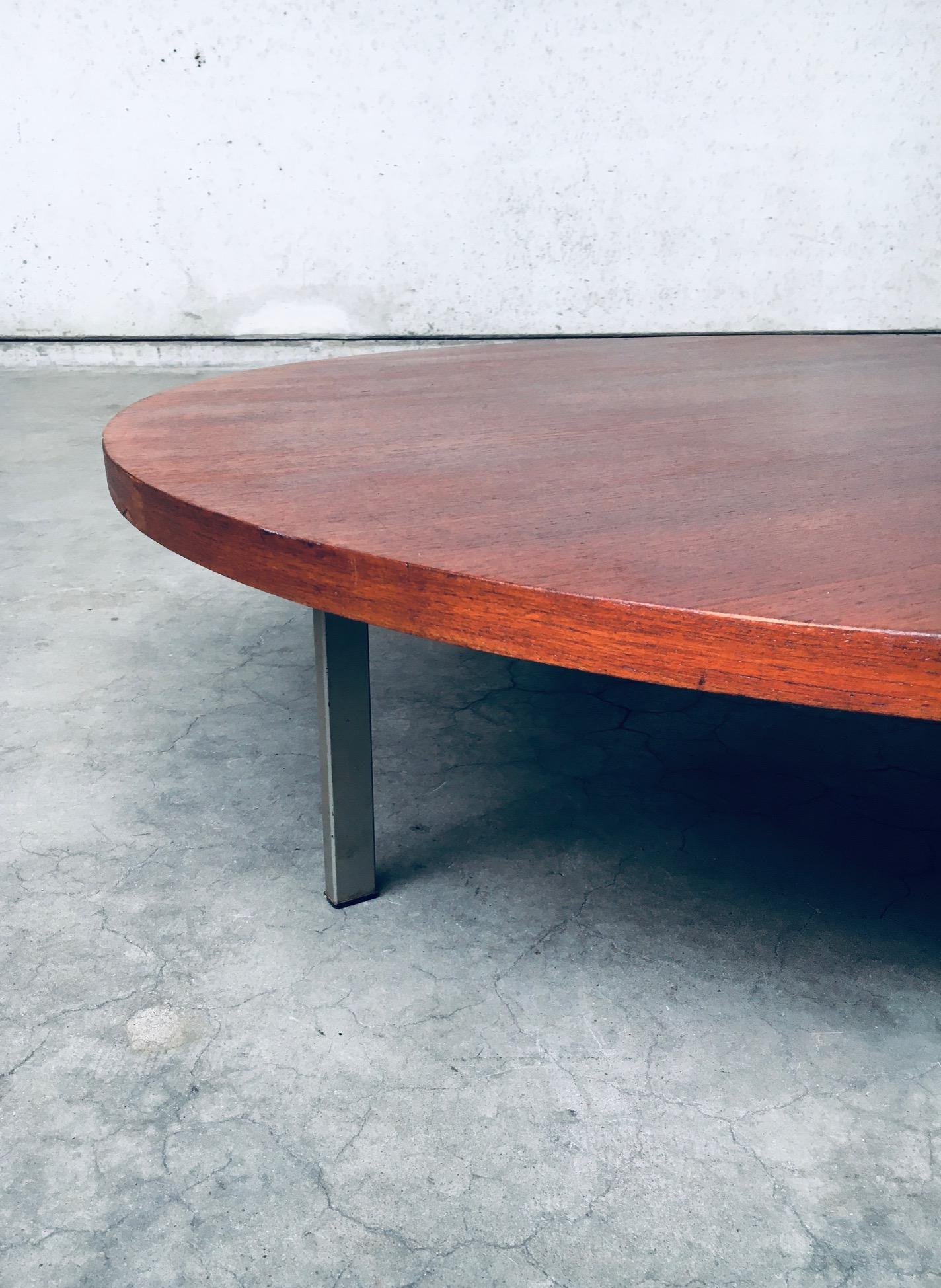 Midcentury Modern XL Round Coffee Table by Pastoe, Netherlands 1960's For Sale 3
