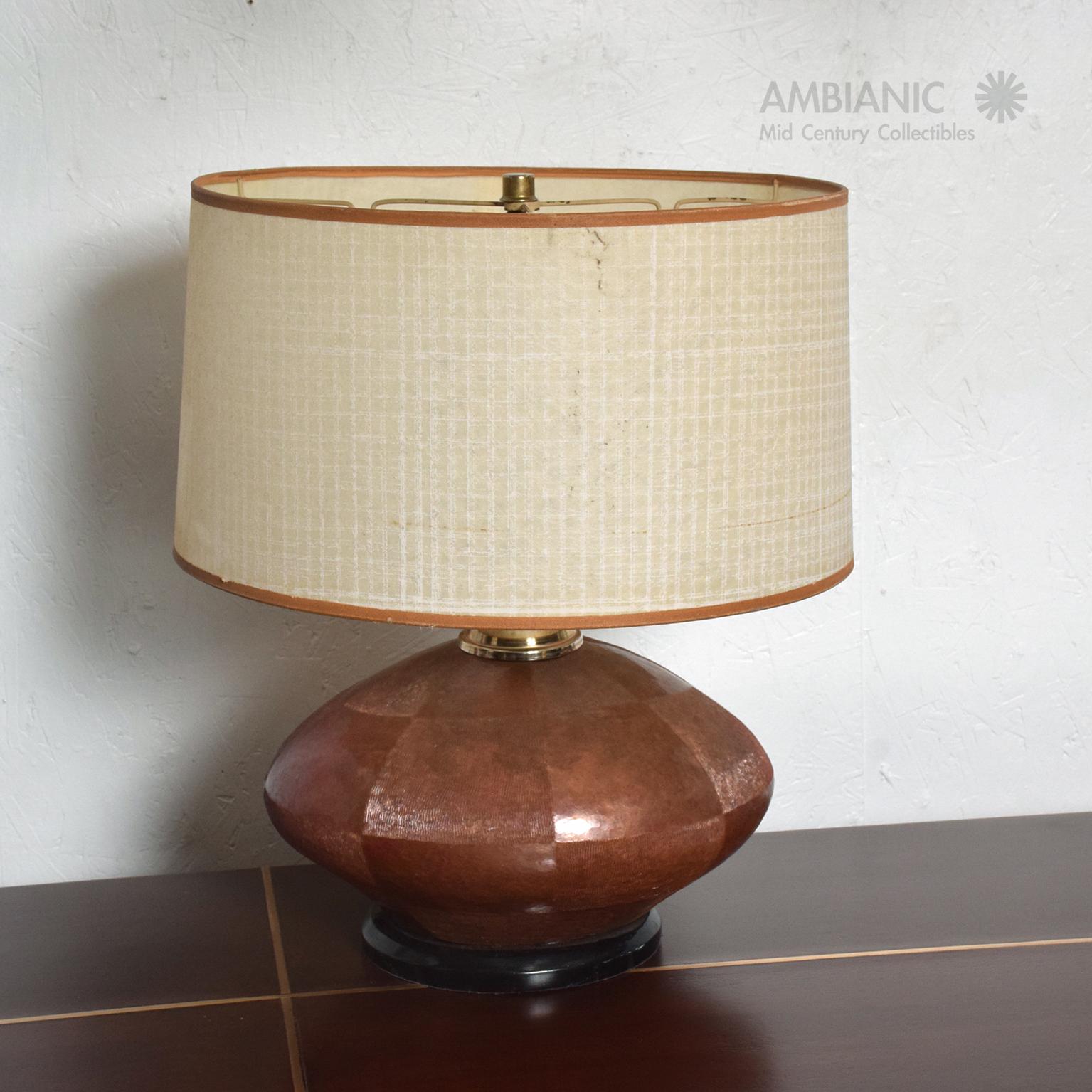 1970s Fat Table Lamp Texturized Copper & Brass Mexico  In Good Condition In Chula Vista, CA