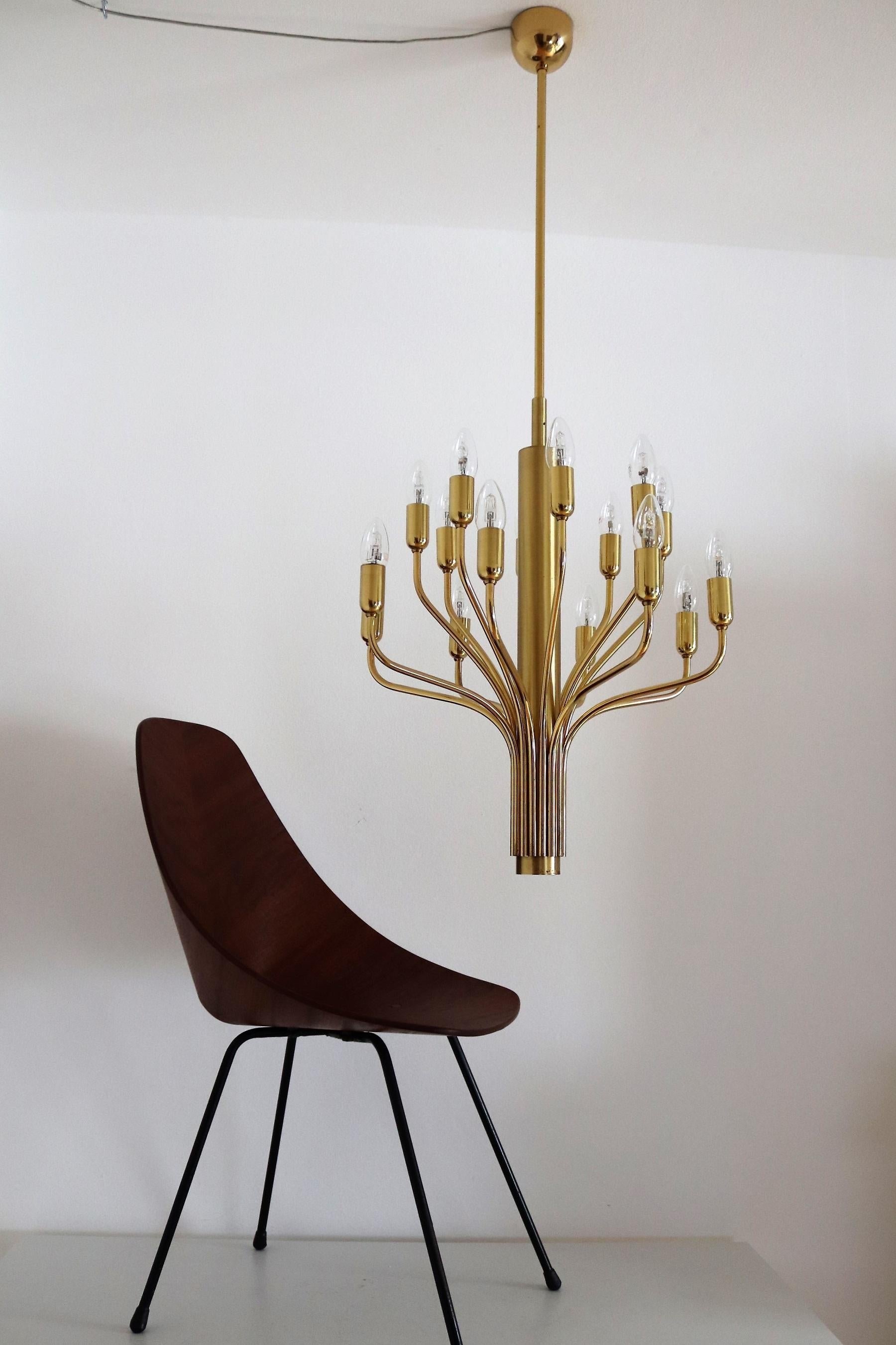 Mid-Century Modern Midcentury Sciolari Style Brass Chandelier, 1970s For Sale