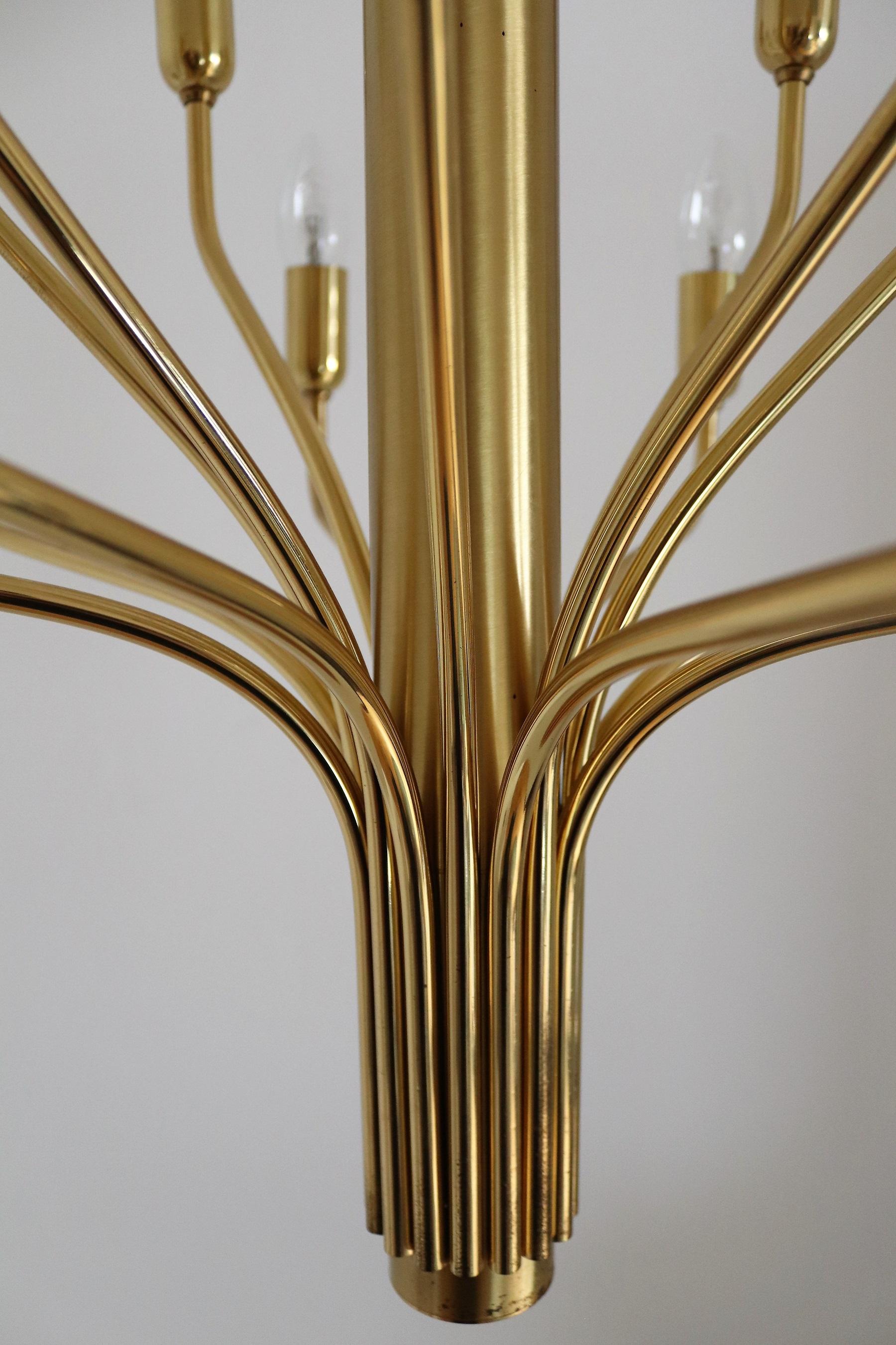 Midcentury Sciolari Style Brass Chandelier, 1970s For Sale 3