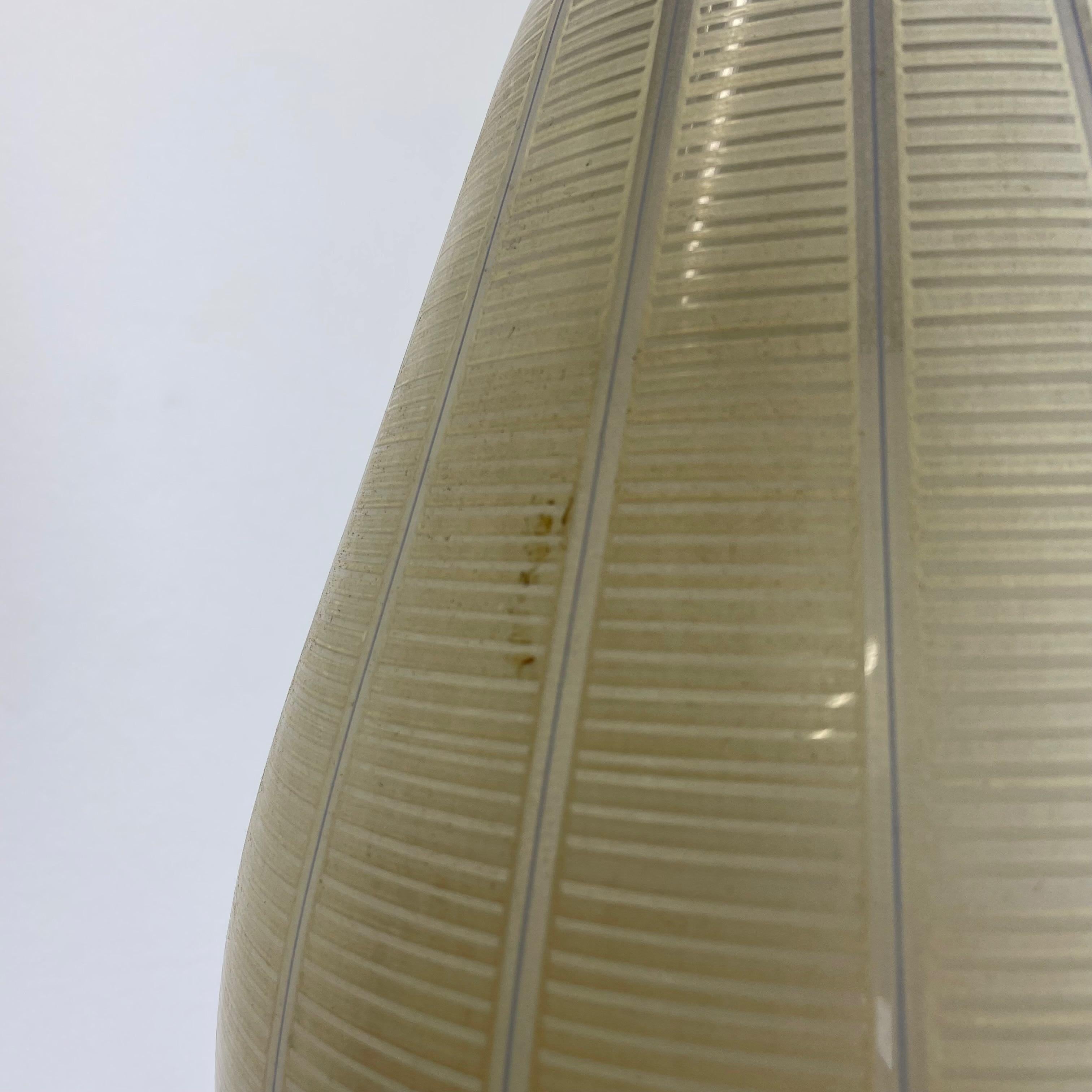 Lampe suspendue de style Stilnovo en verre de 29 cm de style moderniste du milieu du siècle, Italie, 1950 Bon état - En vente à Kirchlengern, DE