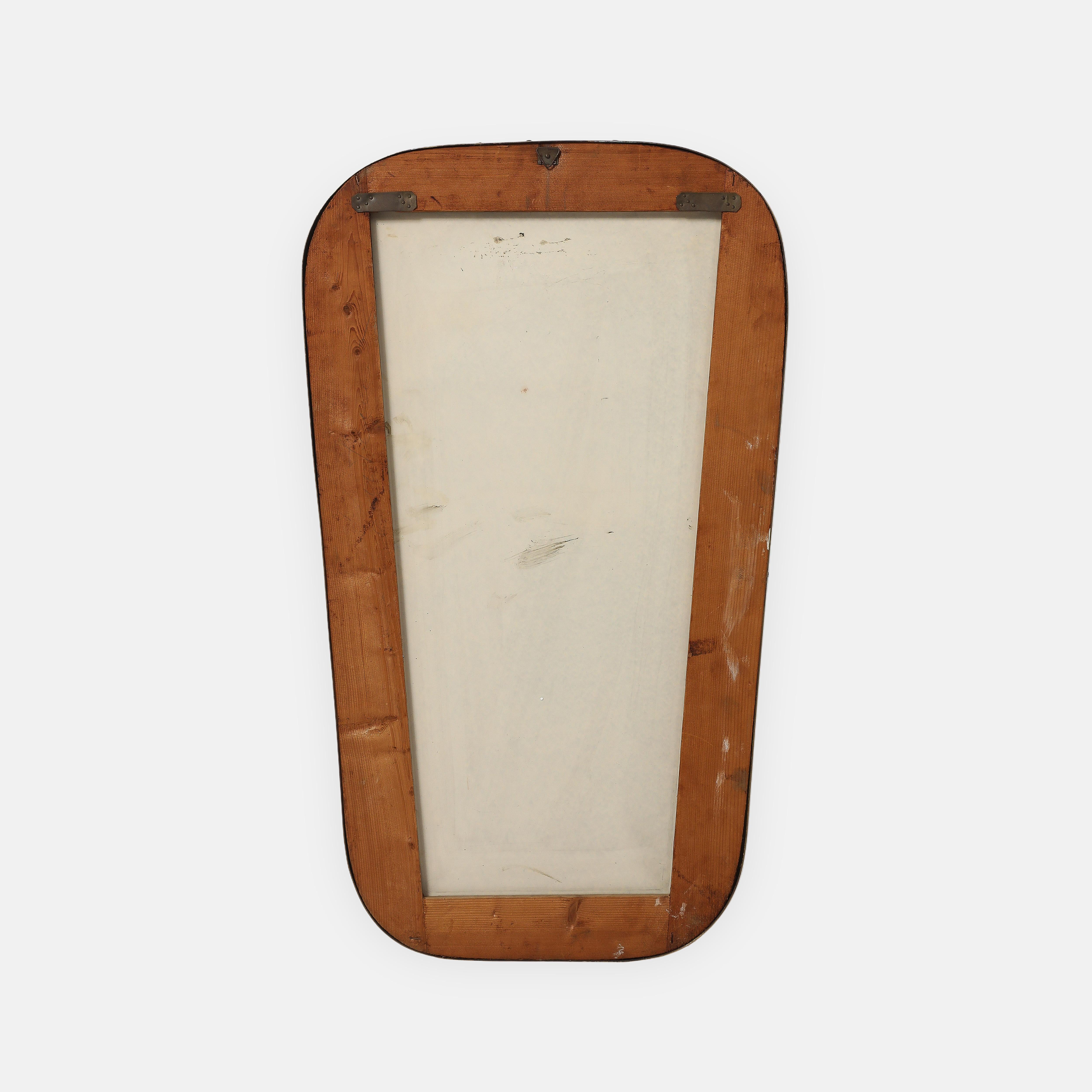 Miroir mural biseauté en laiton de style moderniste du milieu du siècle dernier en vente 5