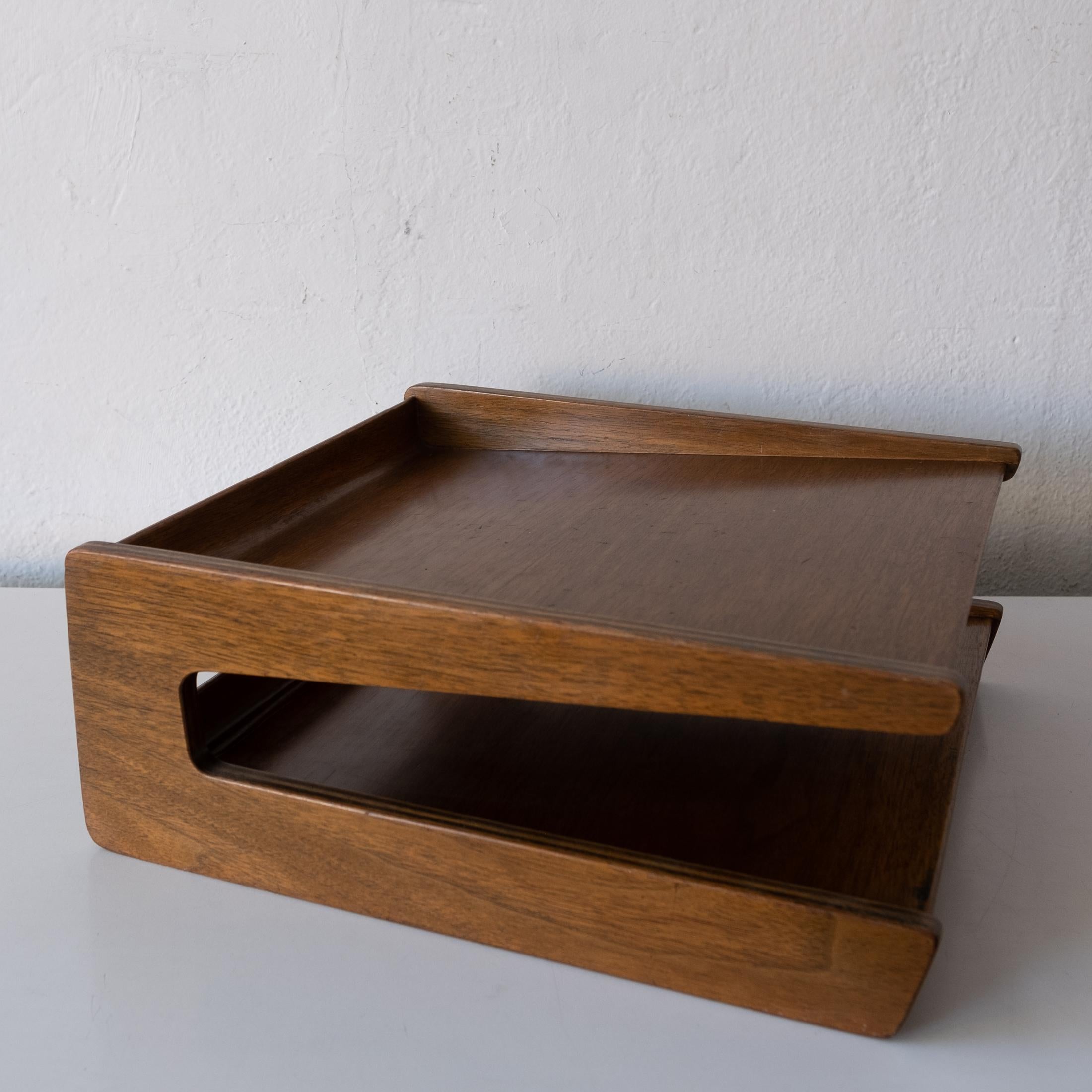Mid-Century Modernist Walnut Bent Plywood Letter Tray In Good Condition In San Diego, CA