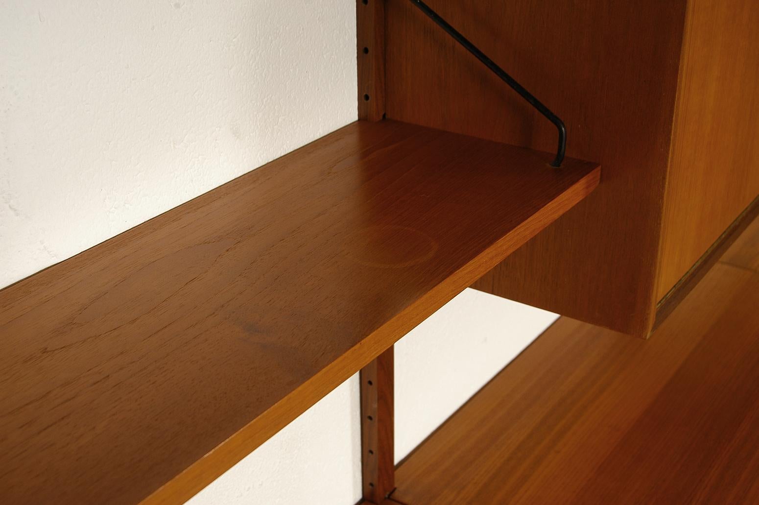 Midcentury Modular Danish Royal System Teak Wall Unit Shelving by Poul Cadovius 3