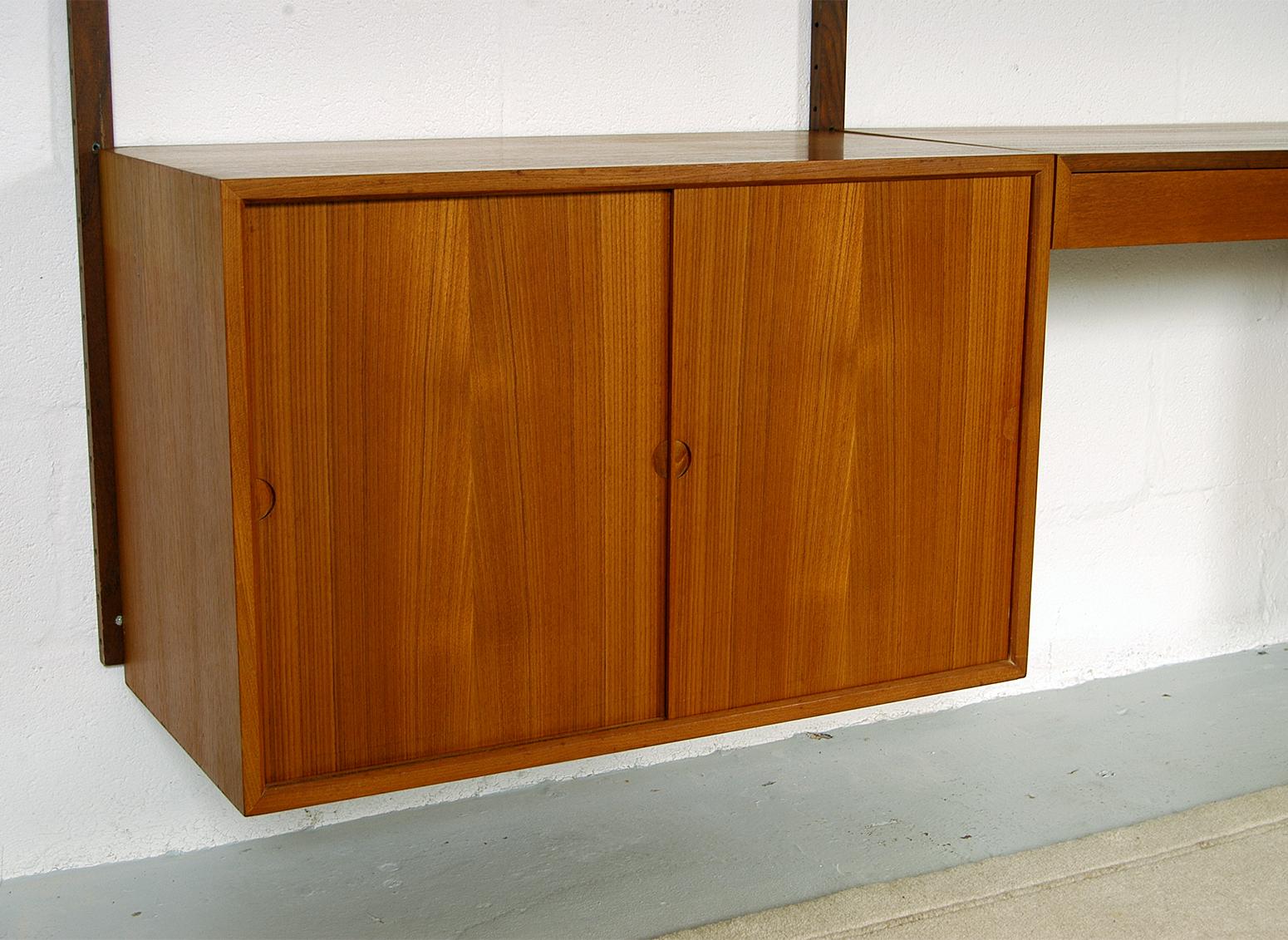 Midcentury Modular Danish Royal System Teak Wall Unit Shelving by Poul Cadovius 4