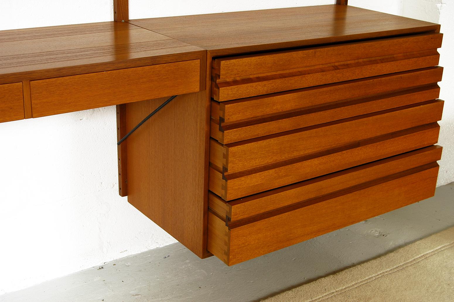 Midcentury Modular Danish Royal System Teak Wall Unit Shelving by Poul Cadovius 7