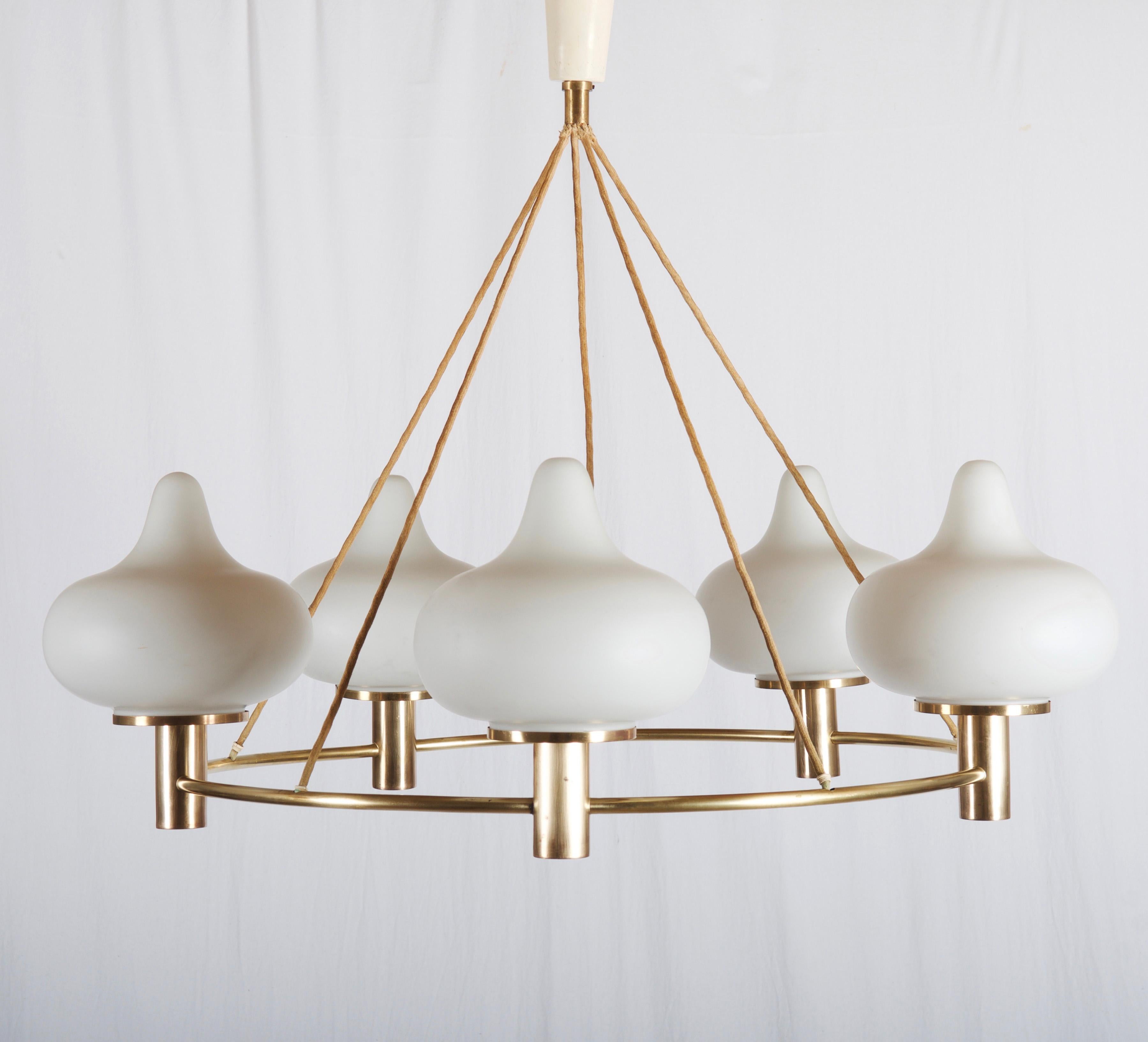 Mid-Century moderno Lampadario di metà secolo di Mogens Hammer & Henning Moldenhawer per Louis Poulsen in vendita