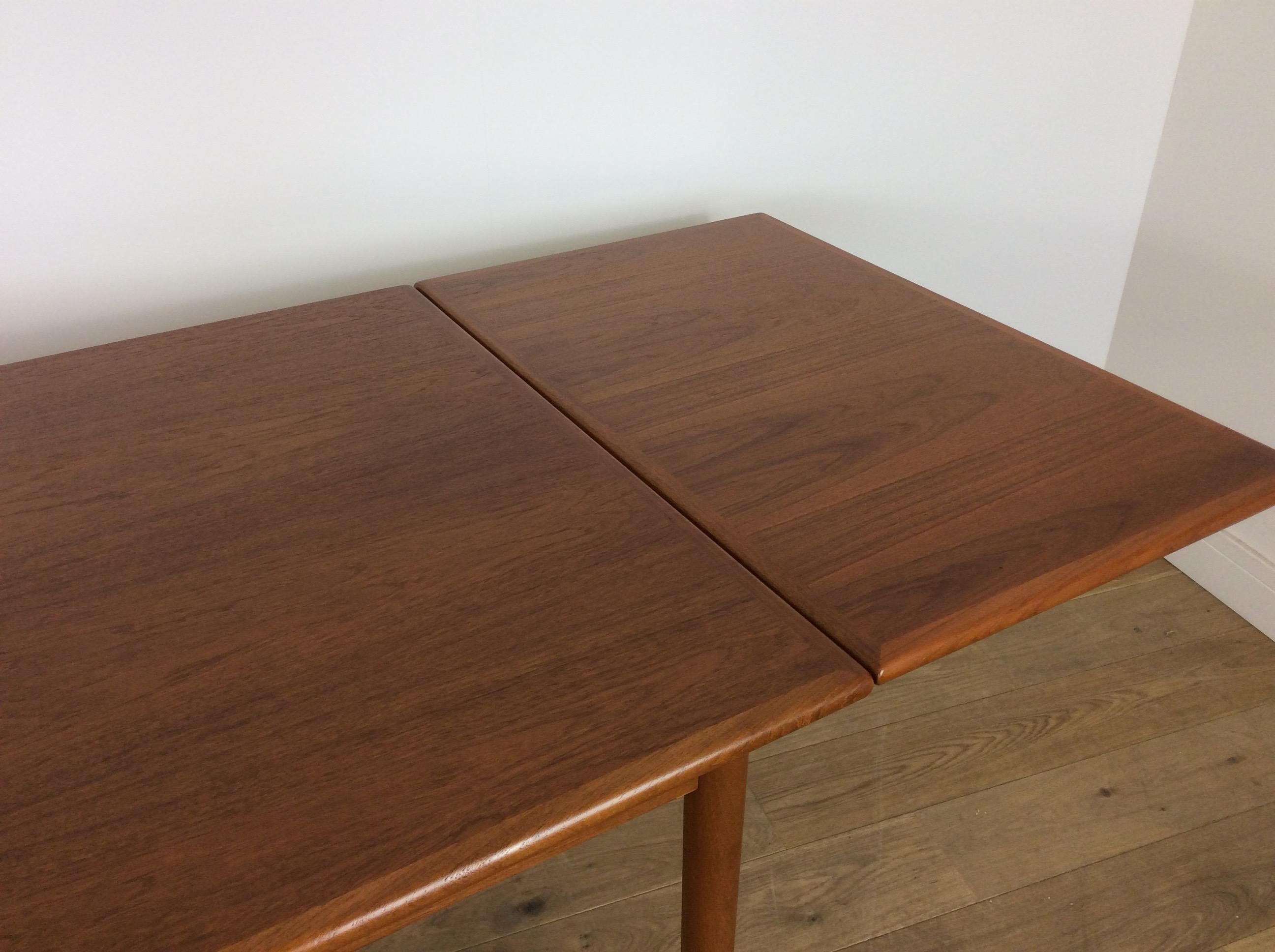 Midcentury Moller Dining Table and Chairs 7
