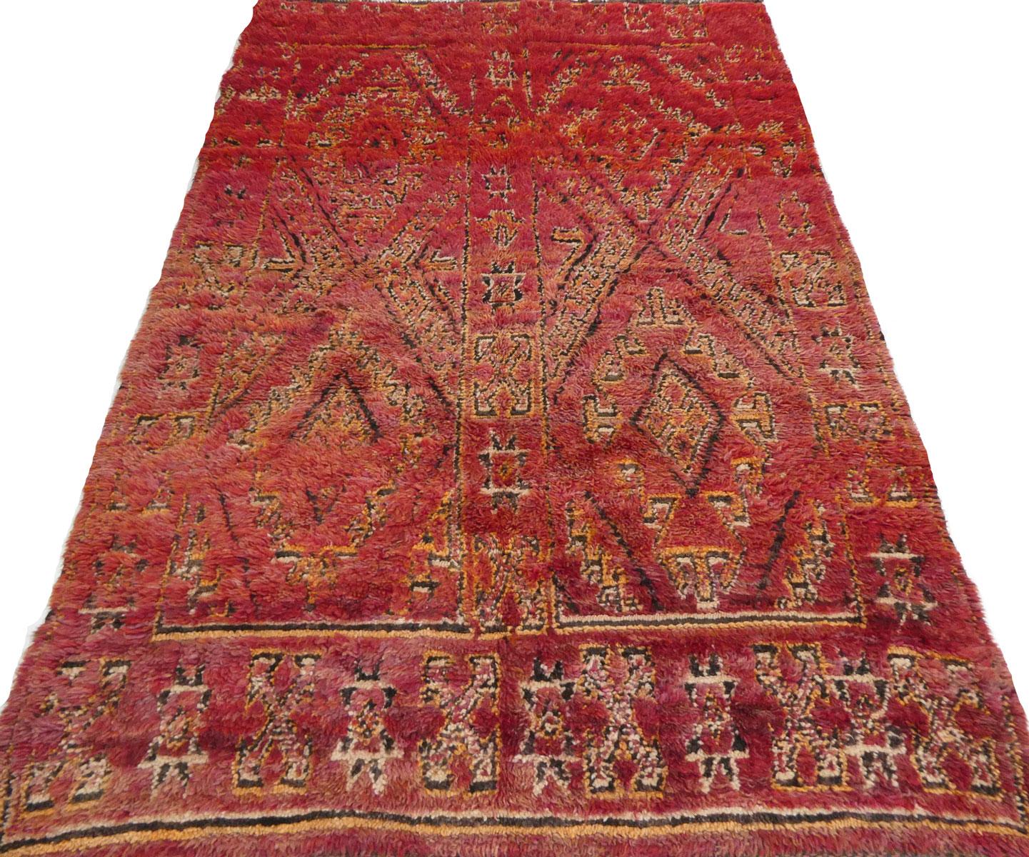 Midcentury Moroccan Beni M'Guild Wool Rug In Good Condition For Sale In Los Angeles, CA
