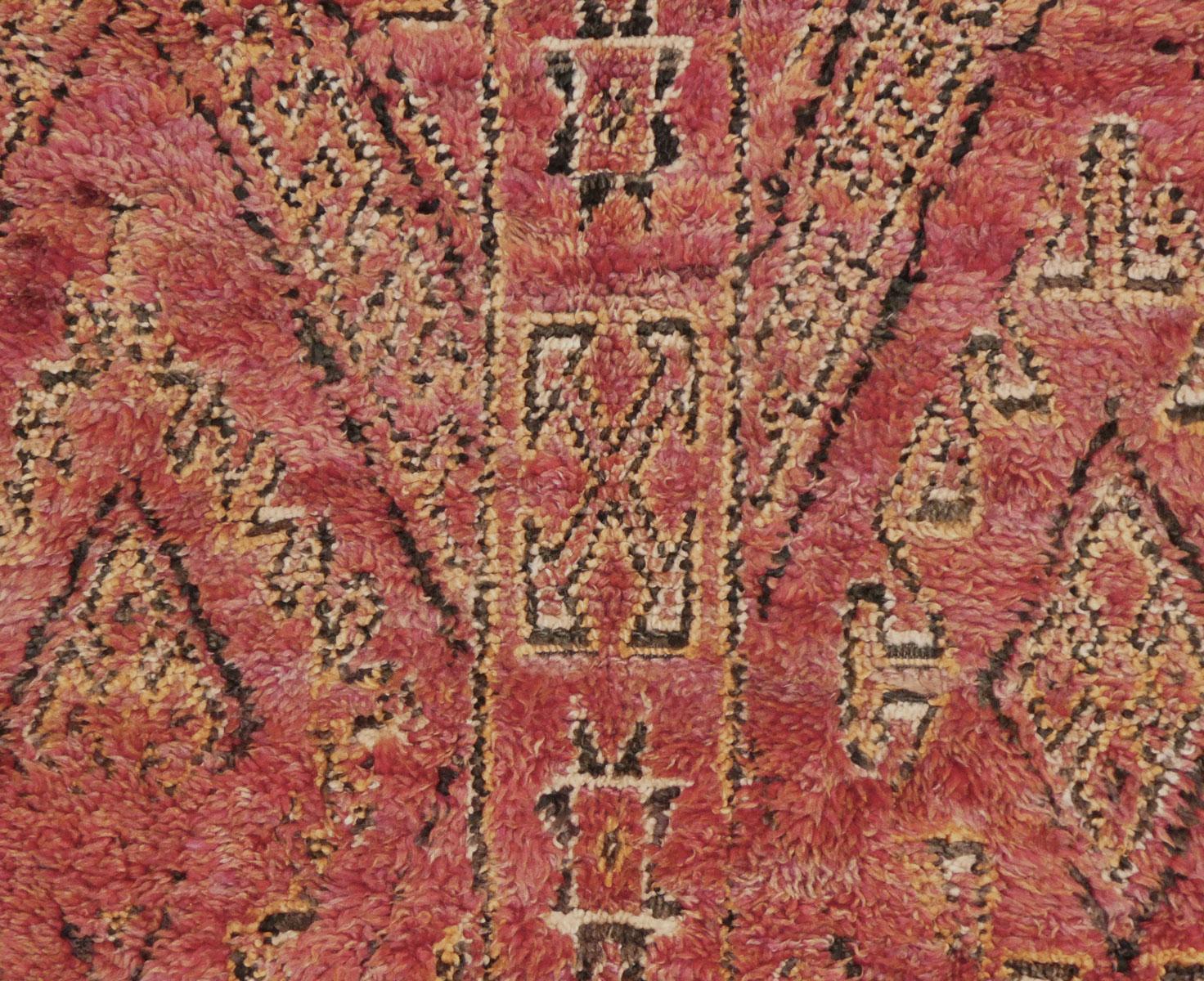 Midcentury Moroccan Beni M'Guild Wool Rug For Sale 4
