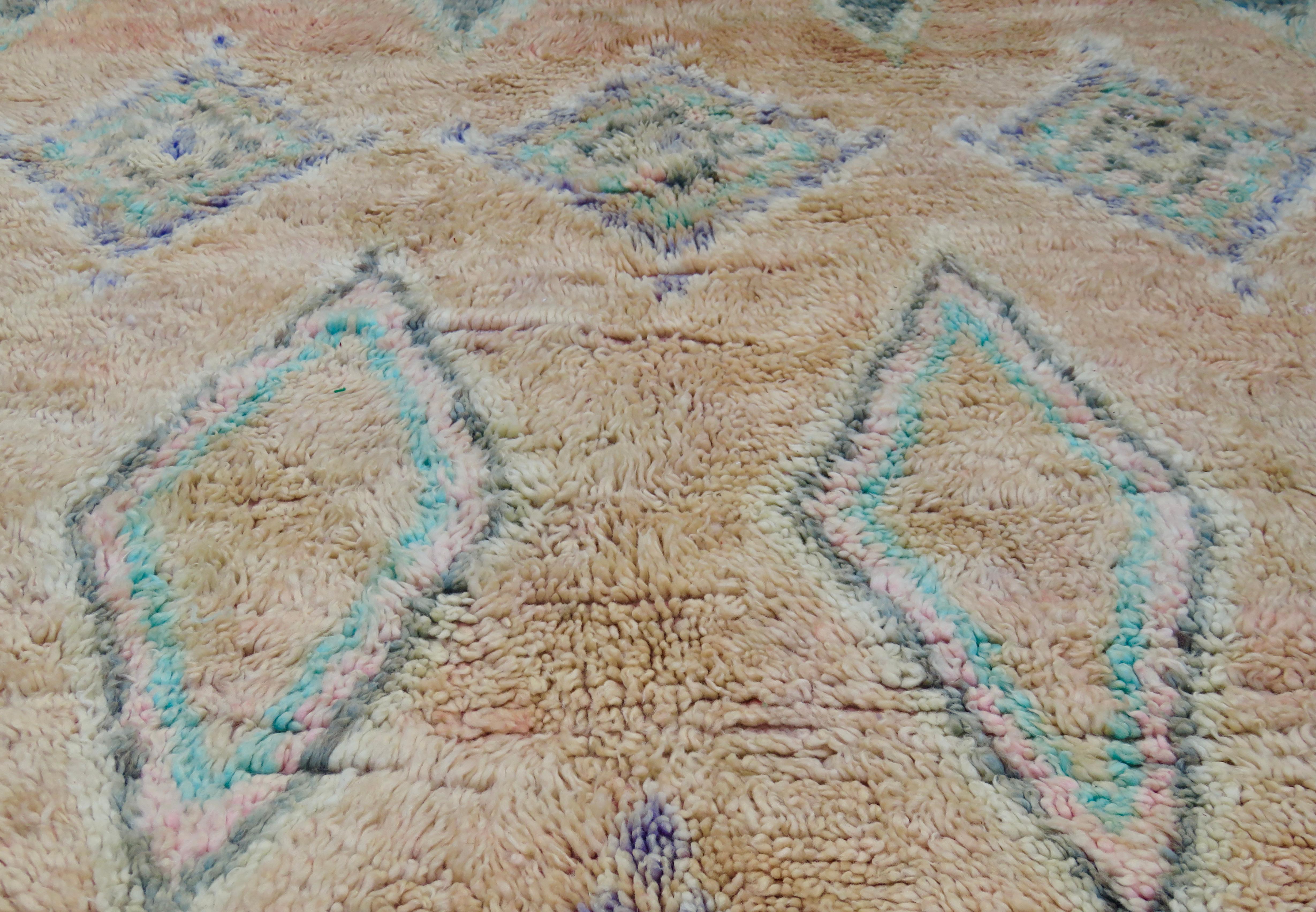Laine Tapis Boujad marocain du milieu du siècle dernier, 6' x 10'6 en vente