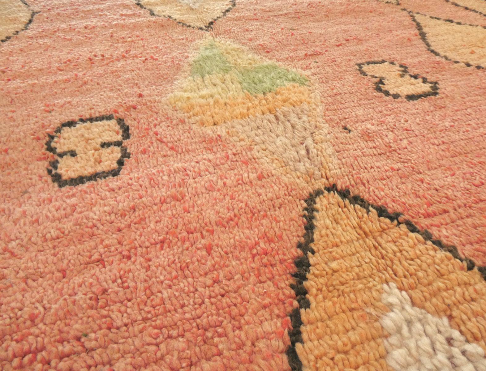 Tappeto in terracotta Boujad marocchino di metà secolo in vendita 3
