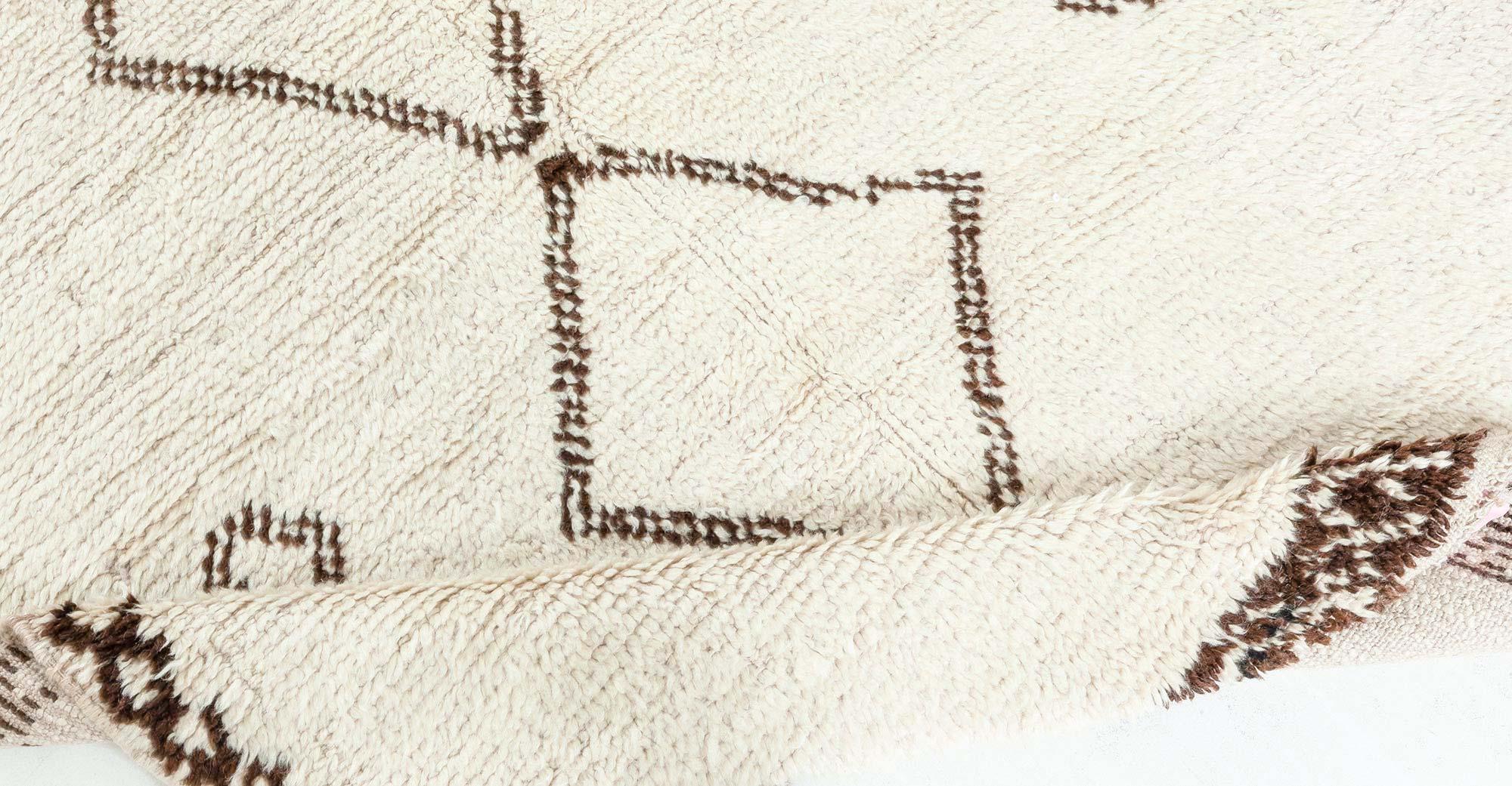 Midcentury Moroccan Geometric Wool Rug
Size: 4'6