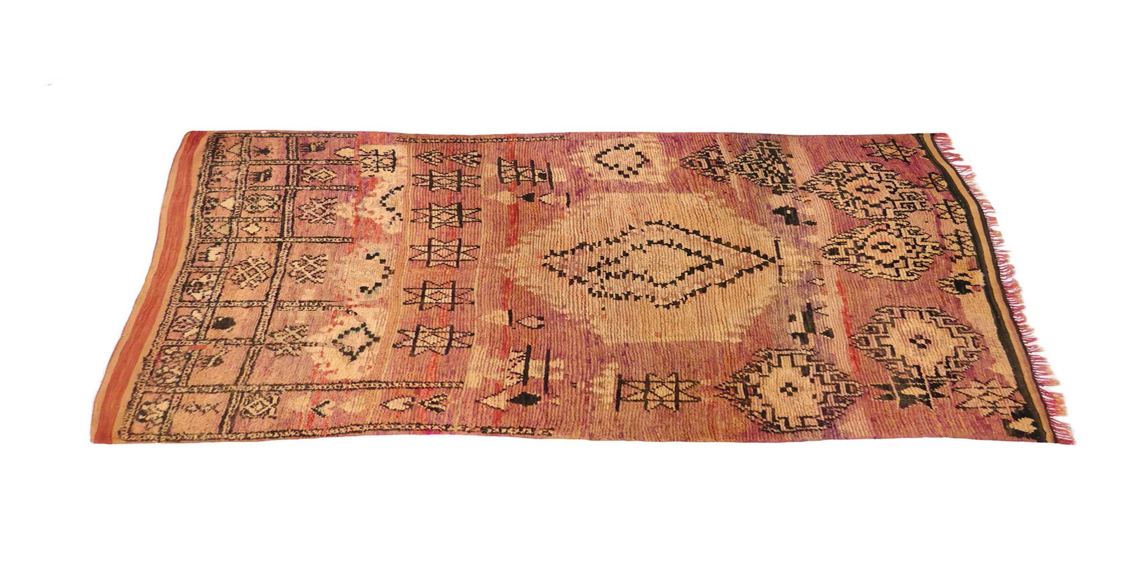Midcentury Moroccan Wool Rug  5'10 x 9' For Sale 5