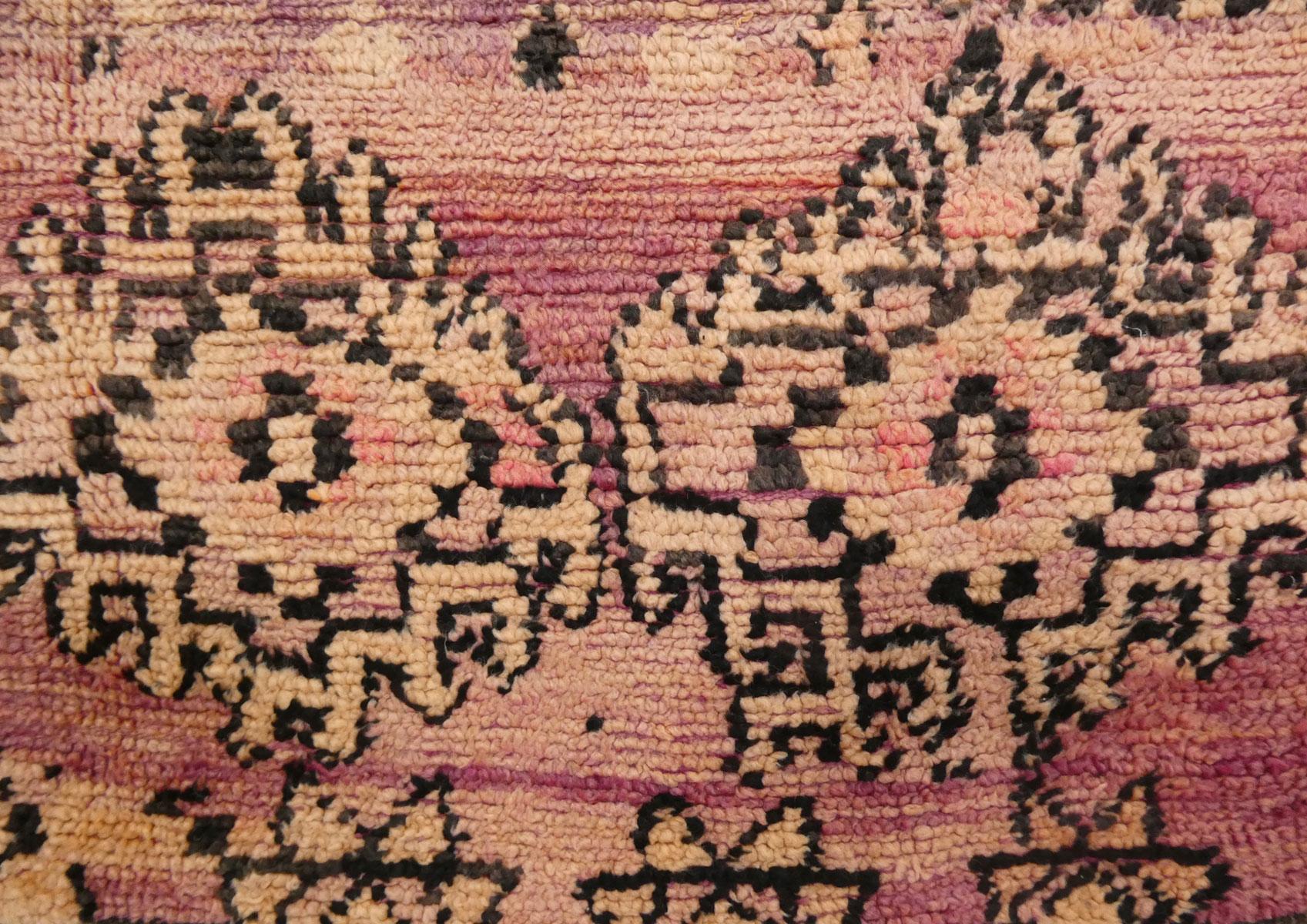Midcentury Moroccan Wool Rug  5'10 x 9' In Good Condition For Sale In Los Angeles, CA