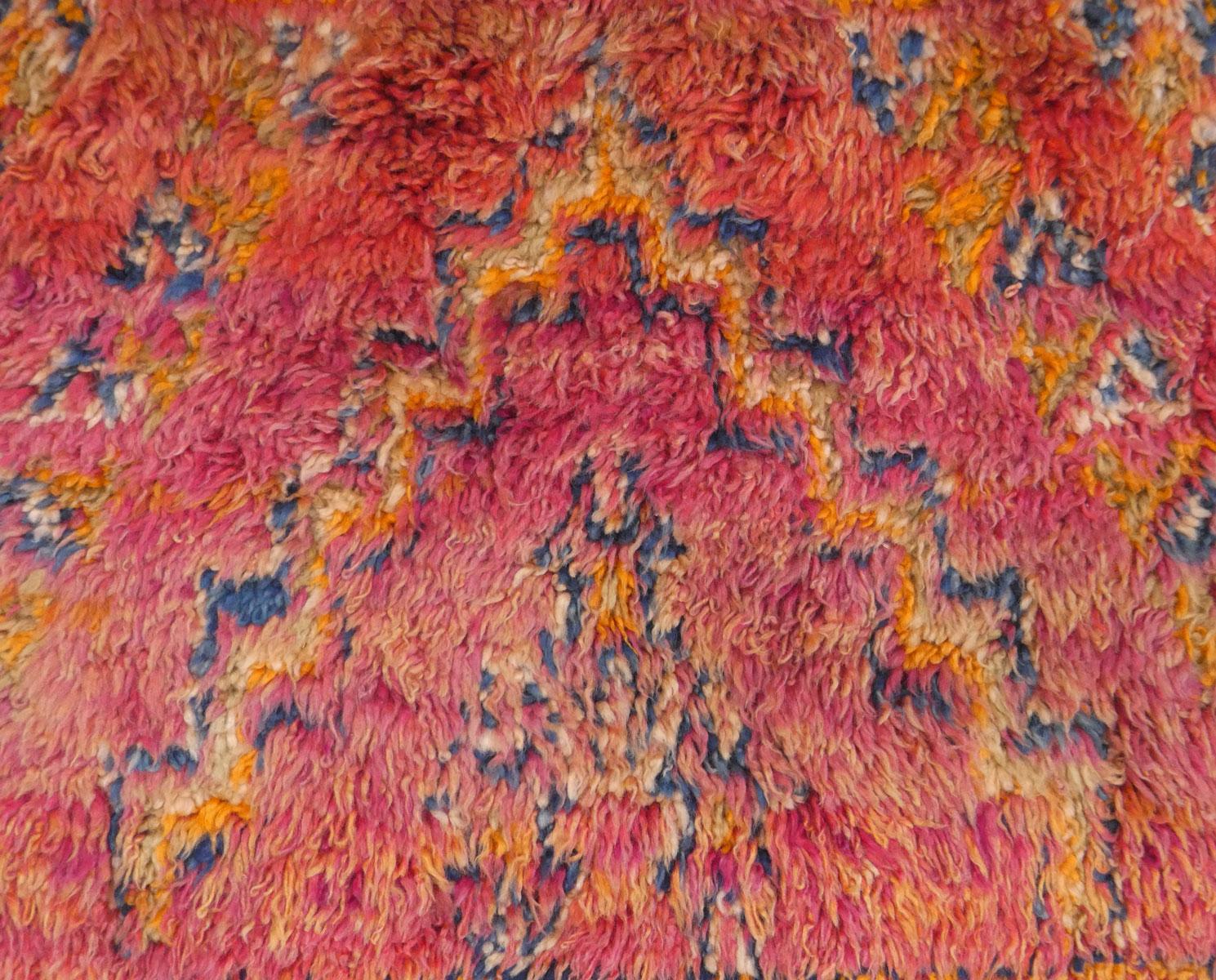 Midcentury Moroccan Zayane Wool Rug  6'6 X 9'8 For Sale 7