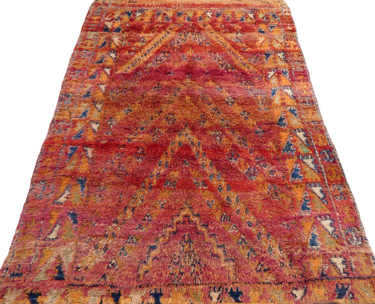 Midcentury Moroccan Zayane Wool Rug  6'6 X 9'8 In Good Condition For Sale In Los Angeles, CA