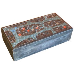 Caja con tapa de mosaico y madera de mediados de siglo