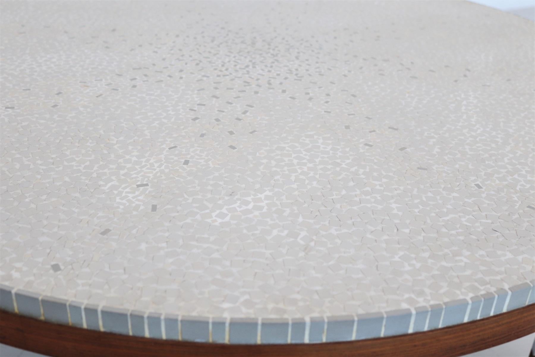 Table basse en carreaux de mosaïque et teck du milieu du siècle dernier de Berthold Mller, années 1960 Bon état - En vente à Morazzone, Varese