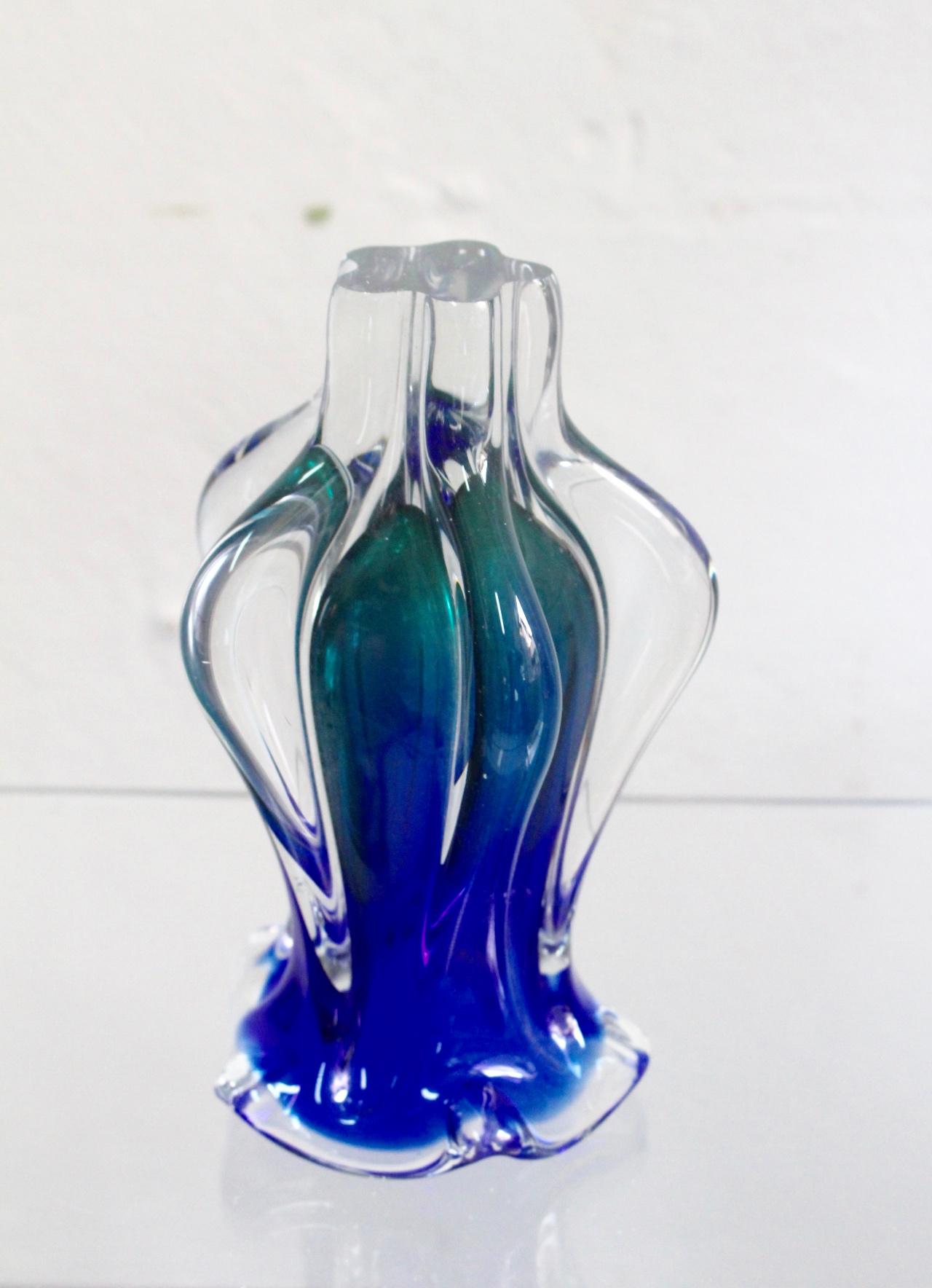 Midcentury Murano Blue and Green Italian Sommerso Glass Vase, 1960s In Excellent Condition For Sale In Valencia, Valencia