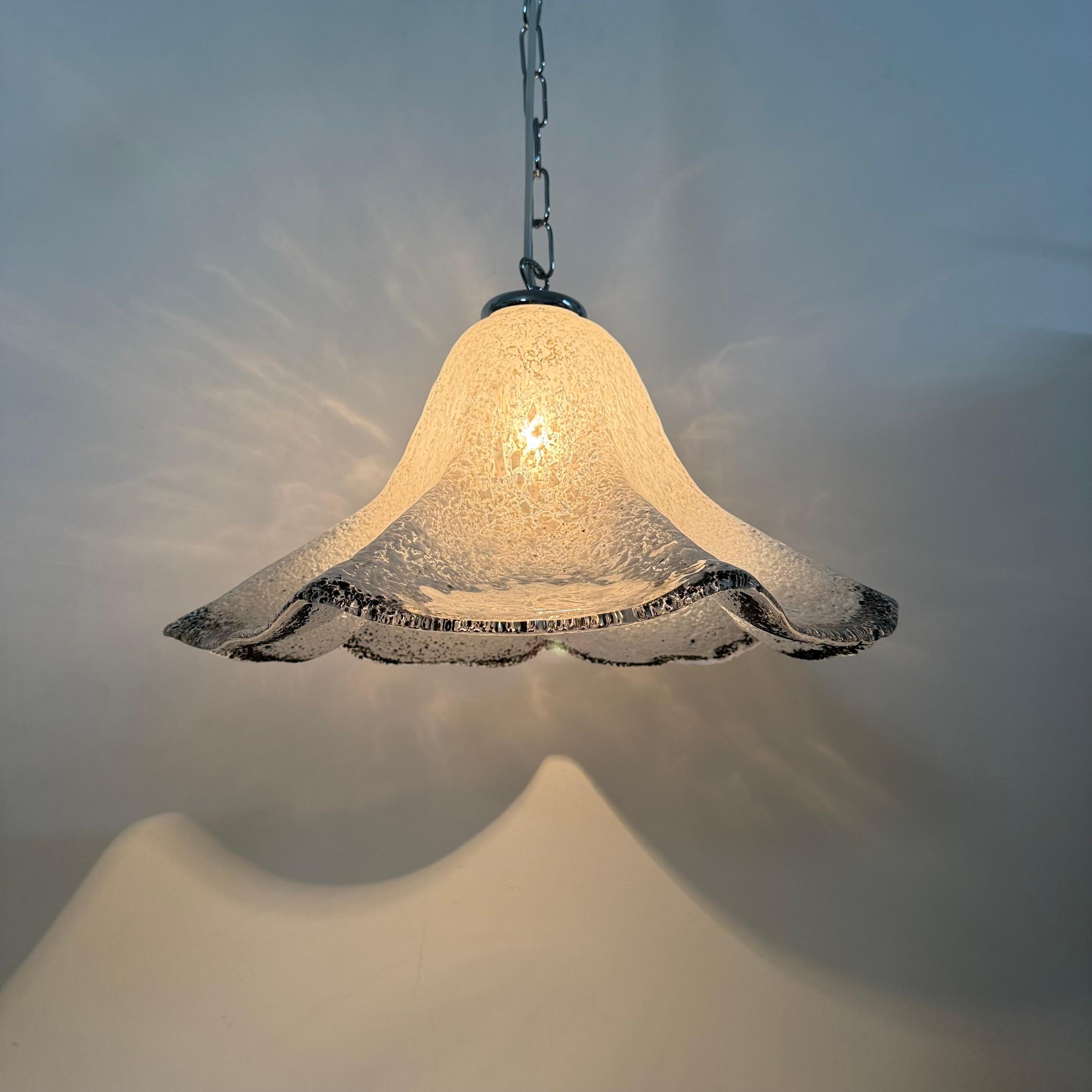 Lampada a sospensione in vetro di Murano del Medioevo di Mazzega Murano , anni '70 In condizioni buone in vendita a Delft, NL