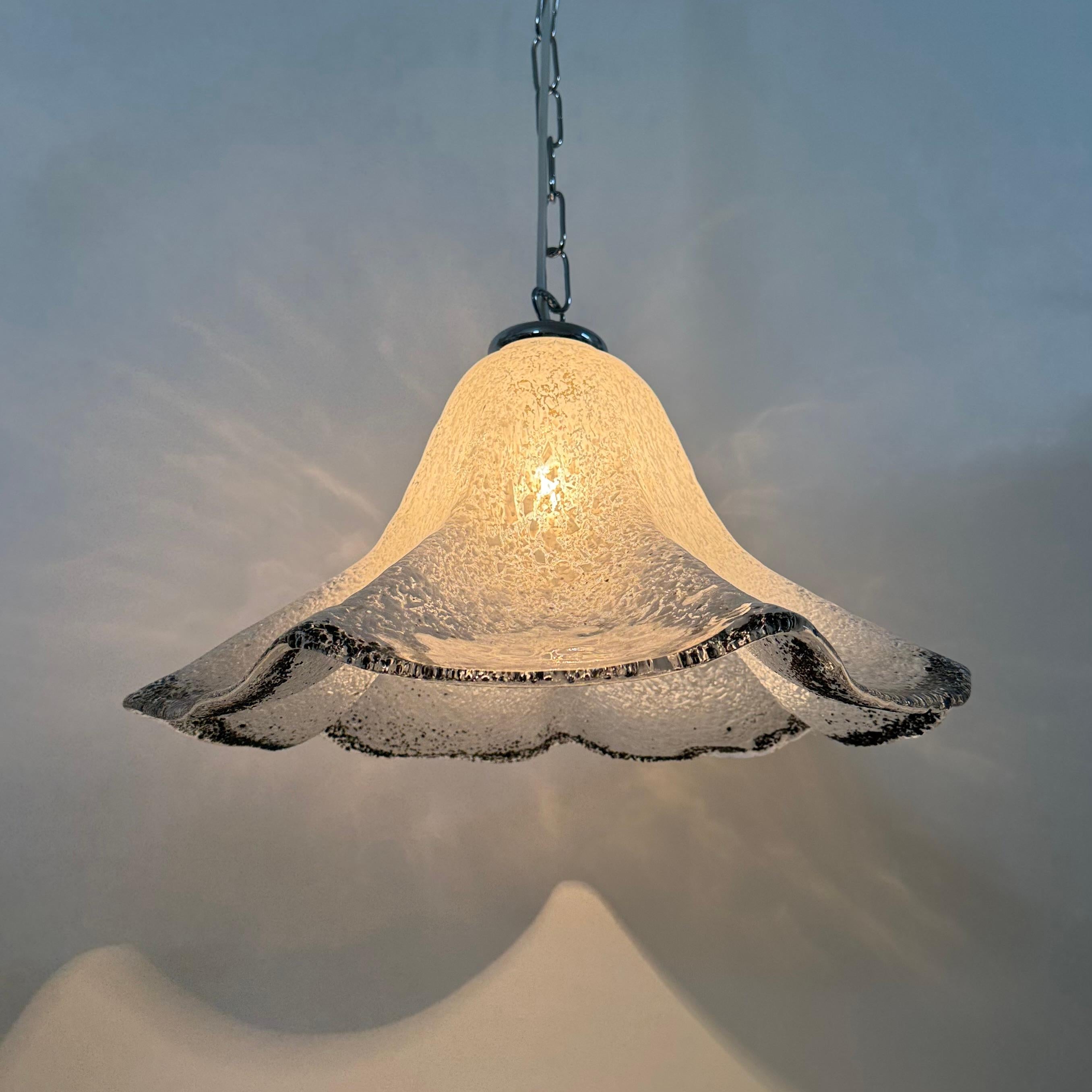 Fine XX secolo Lampada a sospensione in vetro di Murano del Medioevo di Mazzega Murano , anni '70 in vendita