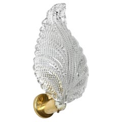 Apliques de mediados de siglo en cristal de Murano y hojas de latón de Barovier, Italia Años 50