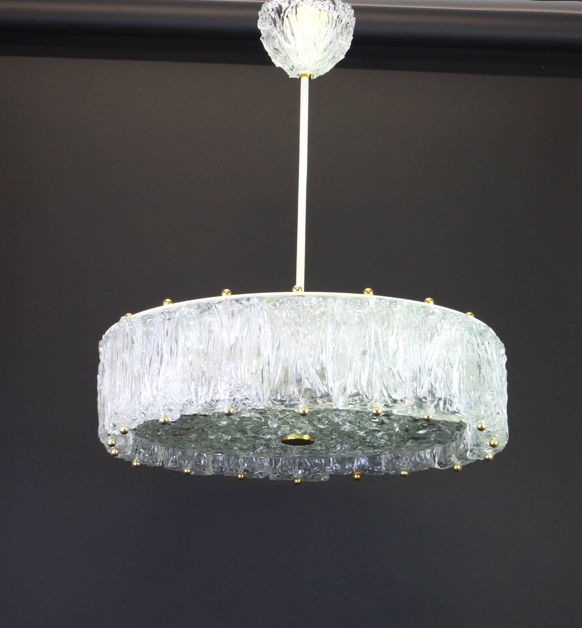 Midcentury Murano glass chandelier by Barovier & Toso, Italy, 1960s
Very good condition.

High quality and in very good condition. Cleaned, well-wired and ready to use.

The fixture requires 12 x E14 standard bulbs with 40W max each and
