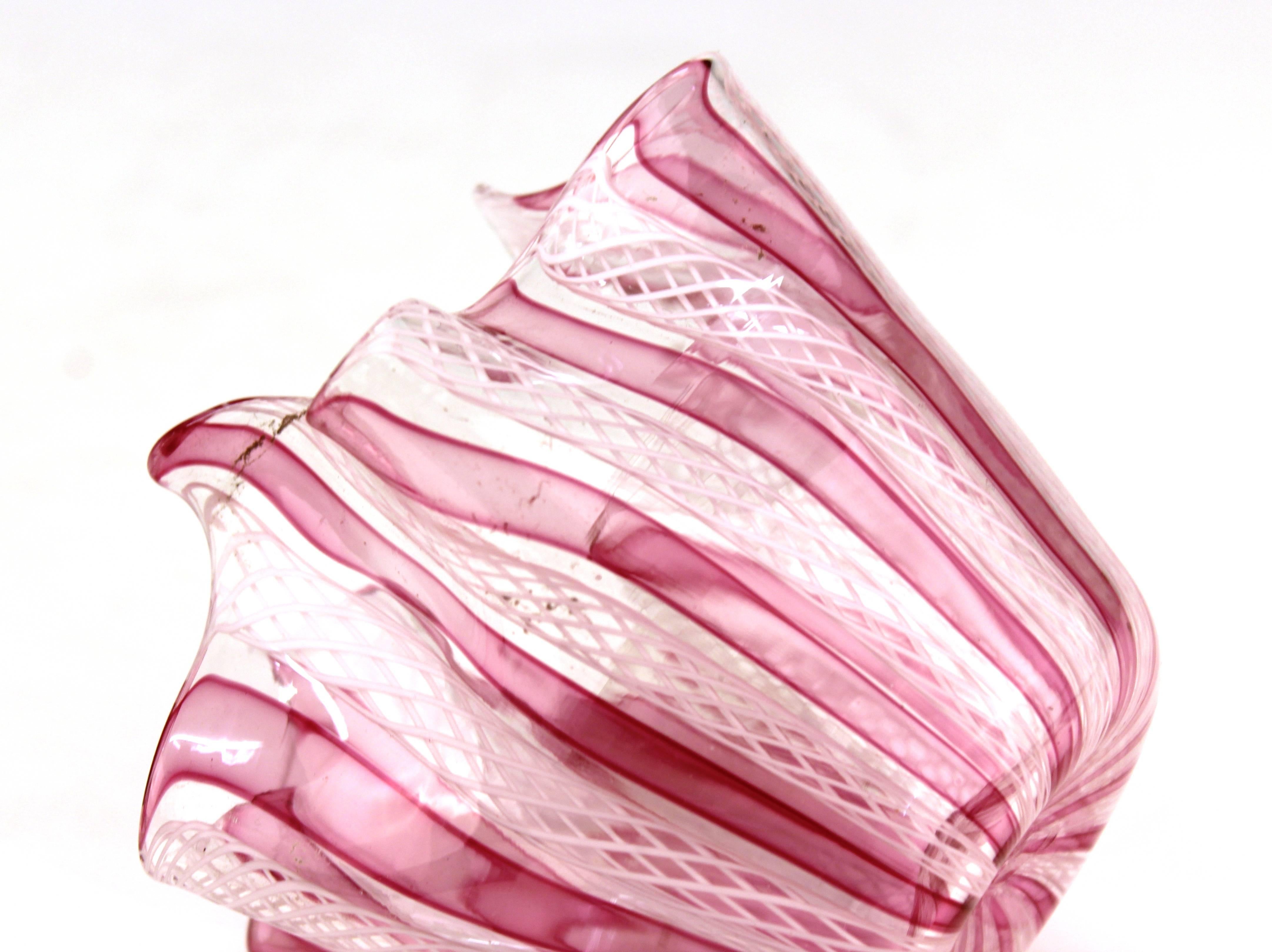 Midcentury Murano Glass Handkerchief Vase in Pink and White In Good Condition In New York, NY