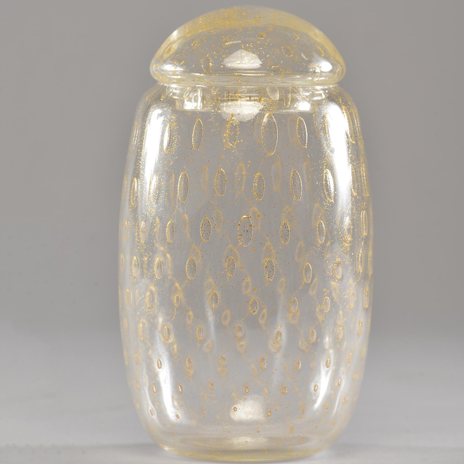 Mid-Century moderno Vaso con coperchio in vetro di Murano del Medioevo con inclusioni d'oro in vendita