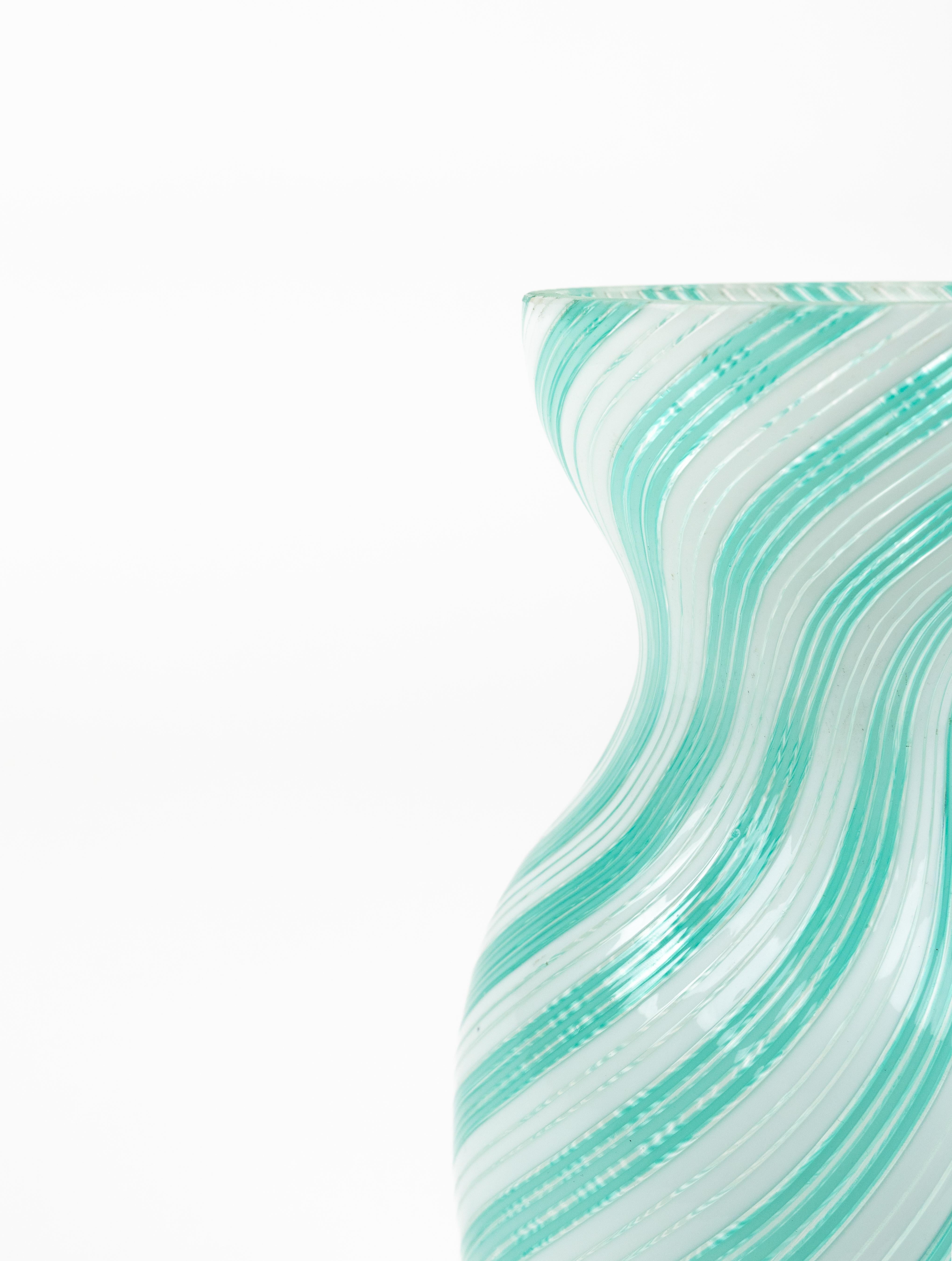 Midcentury Murano Glass Vase by Dino Martens for Aureliano Toso, Italy 1950s In Good Condition For Sale In Rome, IT