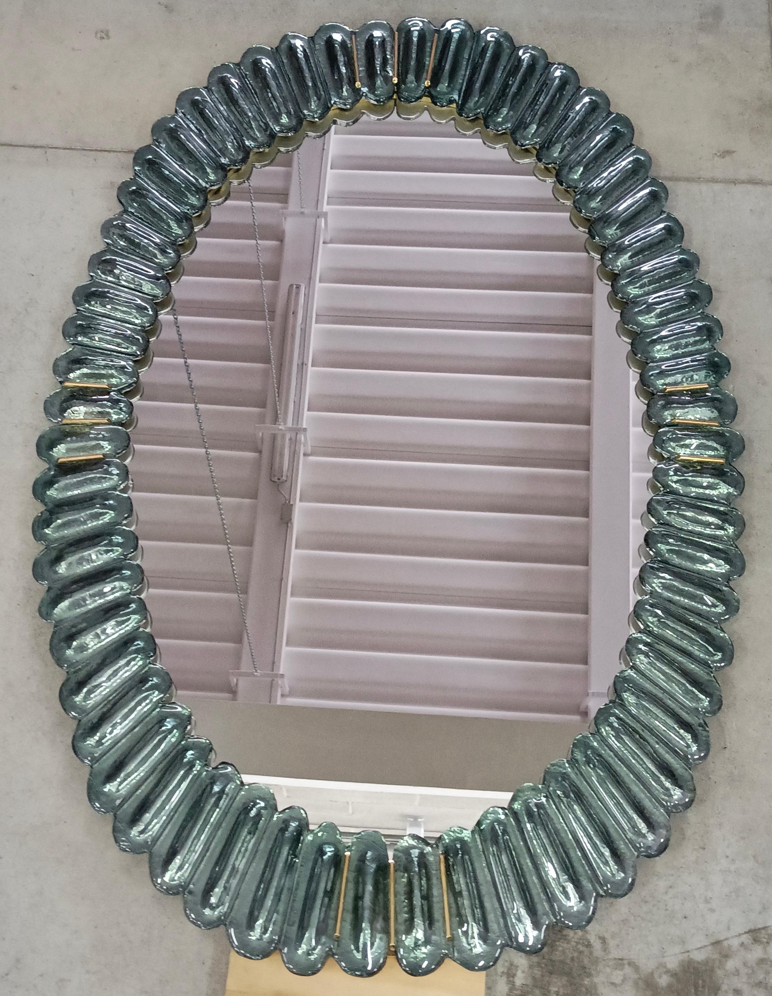 Midcentury Murano Oval Green Aquamarine Art Glass and Brass Wall Mirror, 2000 In Good Condition For Sale In Rome, IT