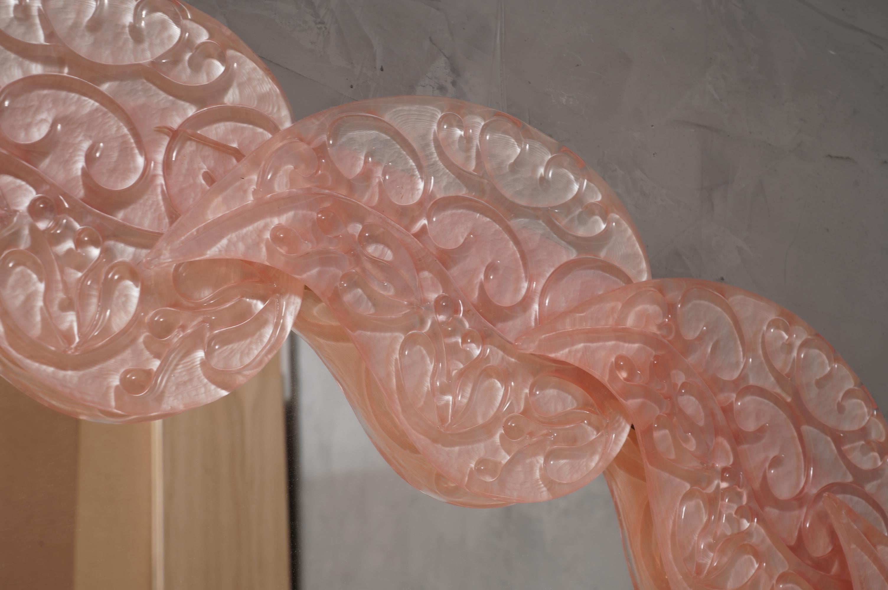 Ottone Specchio da parete ovale in vetro artistico rosa e ottone di Murano del 2000 in vendita