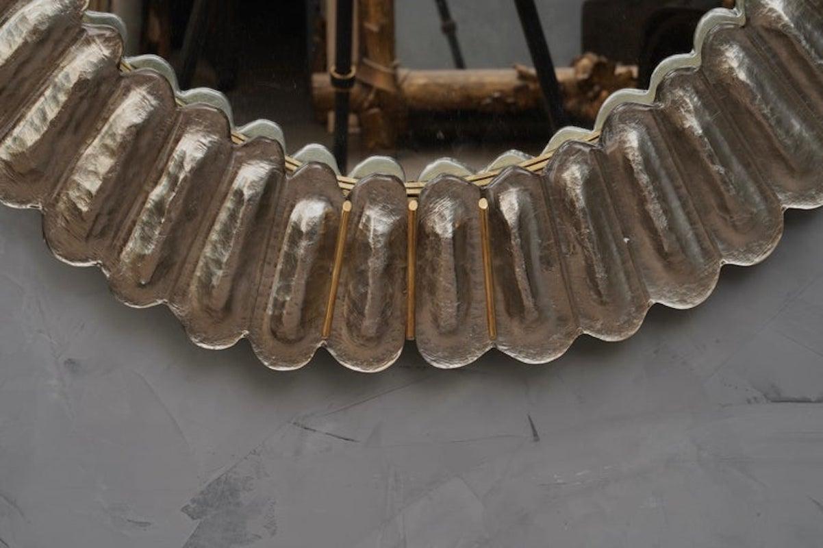 Specchio da parete ovale in vetro artistico e ottone di Murano del 2020 In condizioni buone in vendita a Rome, IT